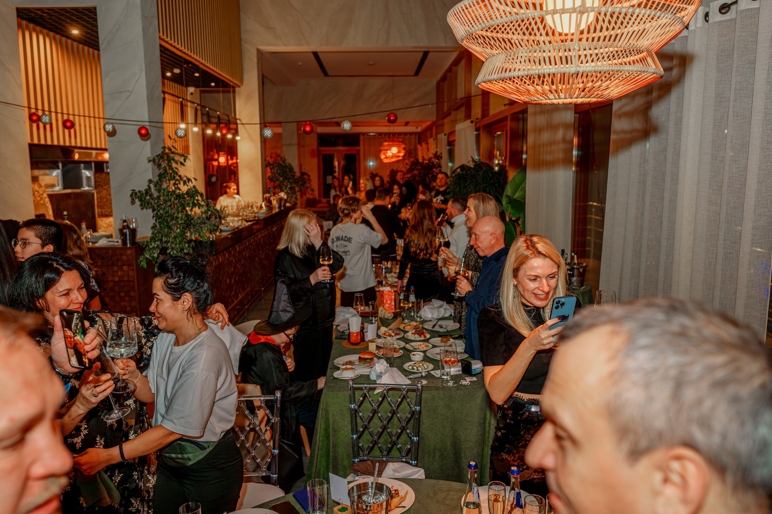 Новогодняя ночь в ресторане Сад. Фотограф видеограф Геннадий Янбаев в Сочи, Краснодаре