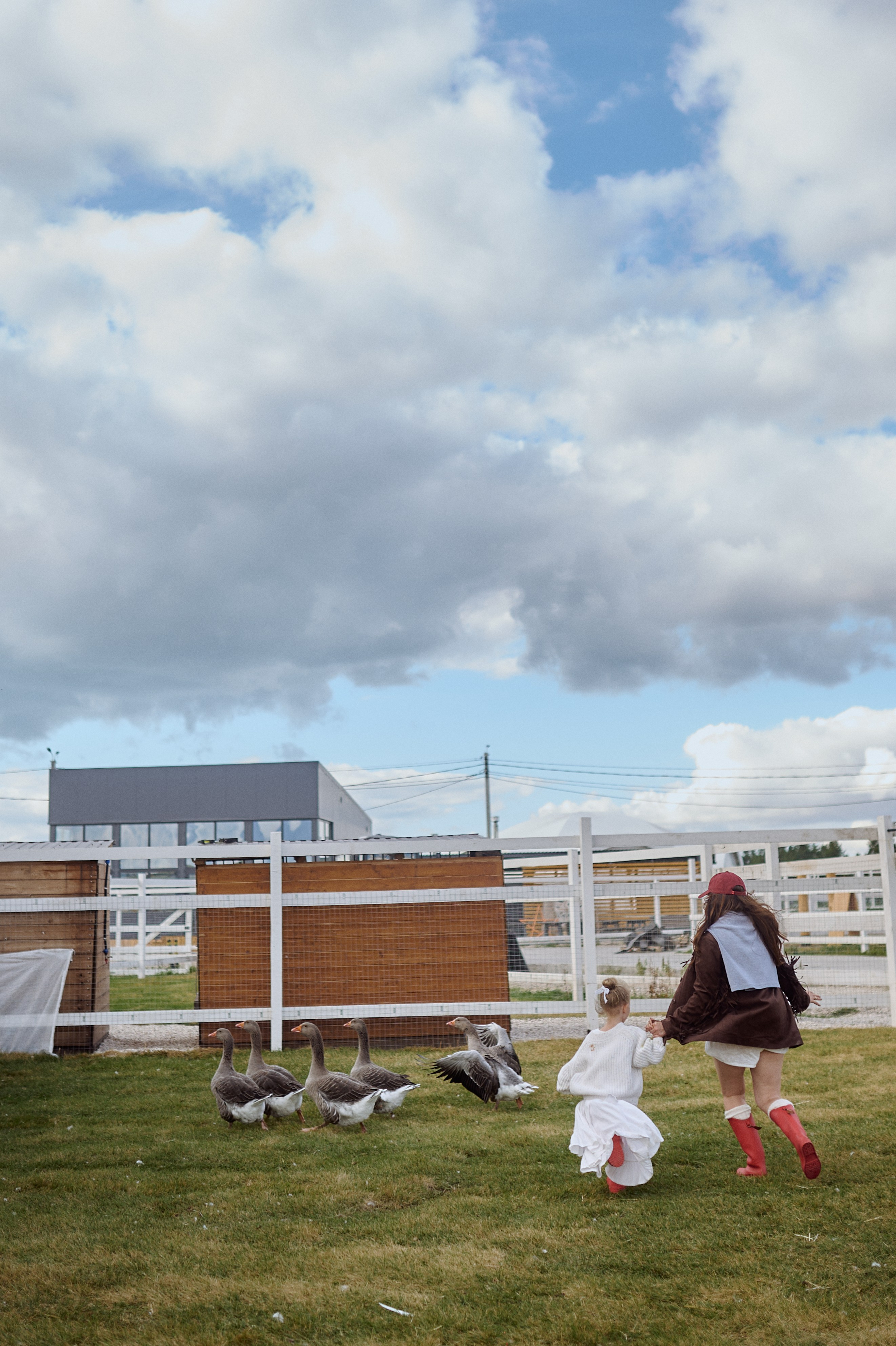 Кристина и Ариша на ферме. Семейный и свадебный lifestyle-фотограф в Москве Мария Петрова