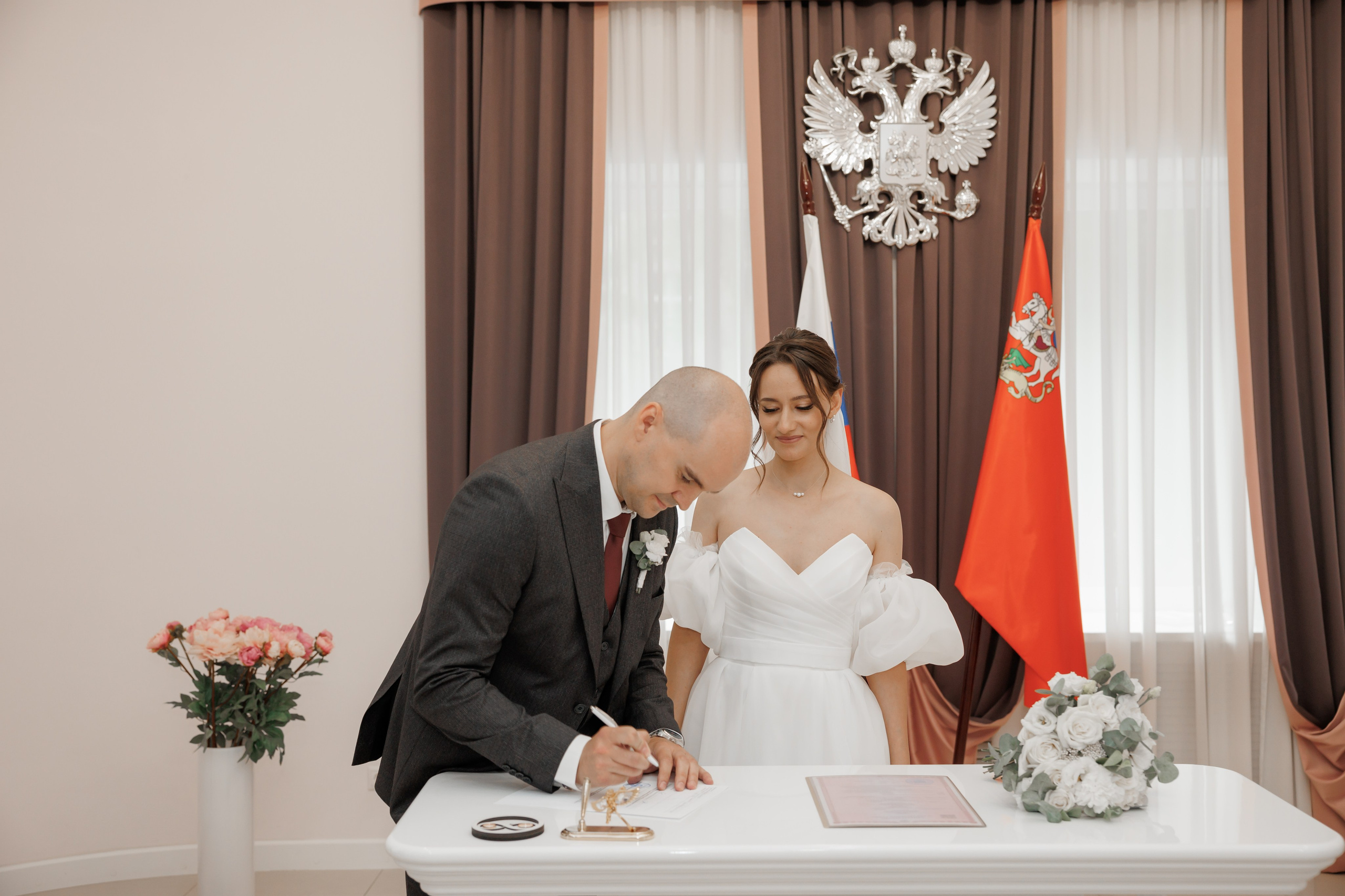 Полина и Дмитрий, загородный клуб «Барин», ЗАГС в г. Пушкино. Свадебный и репортажный фотограф (Москва, Королев и другие)