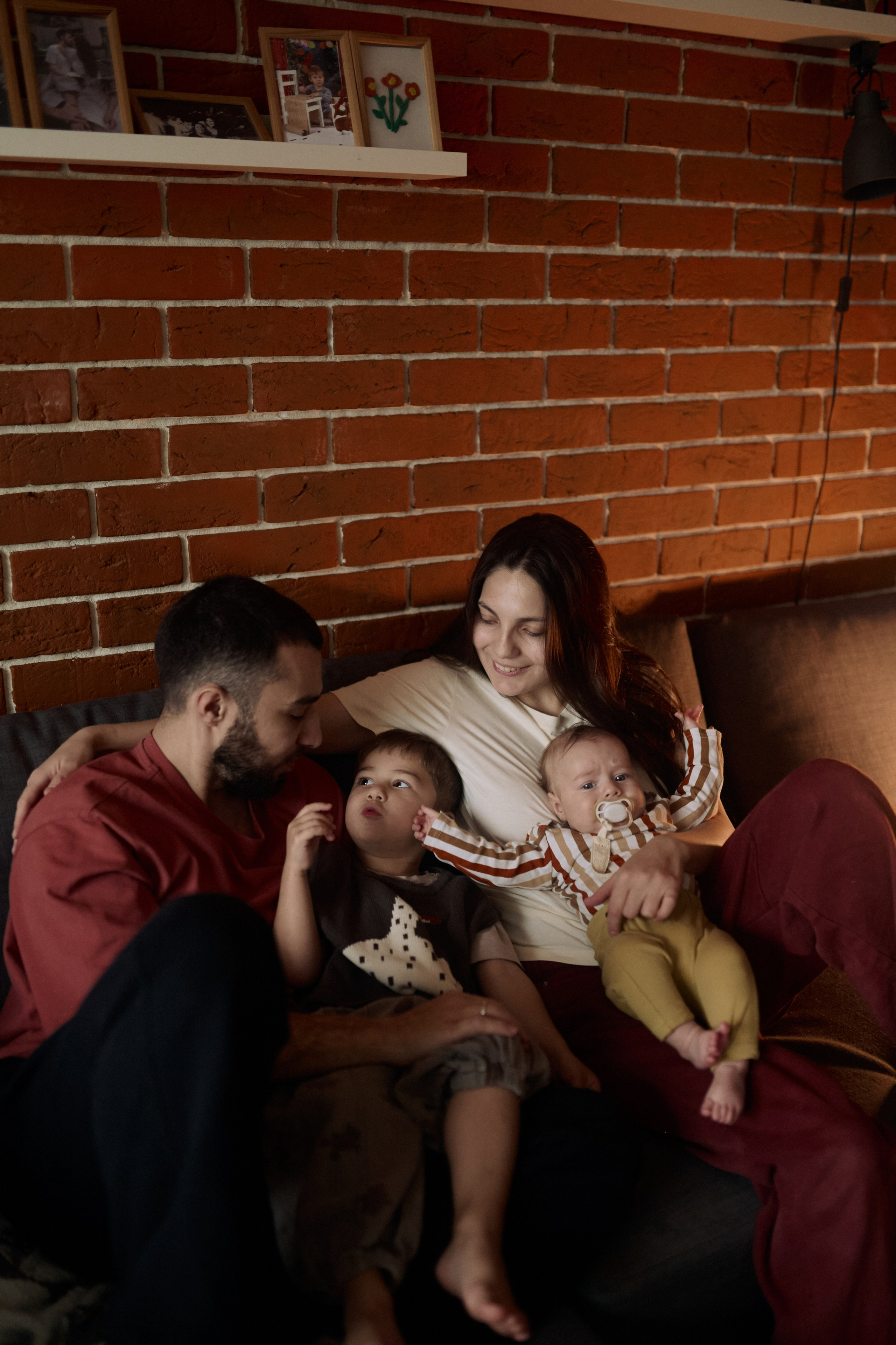 Эмир, Диана, Леон и Амин дома. Семейный и свадебный lifestyle-фотограф в Москве Мария Петрова