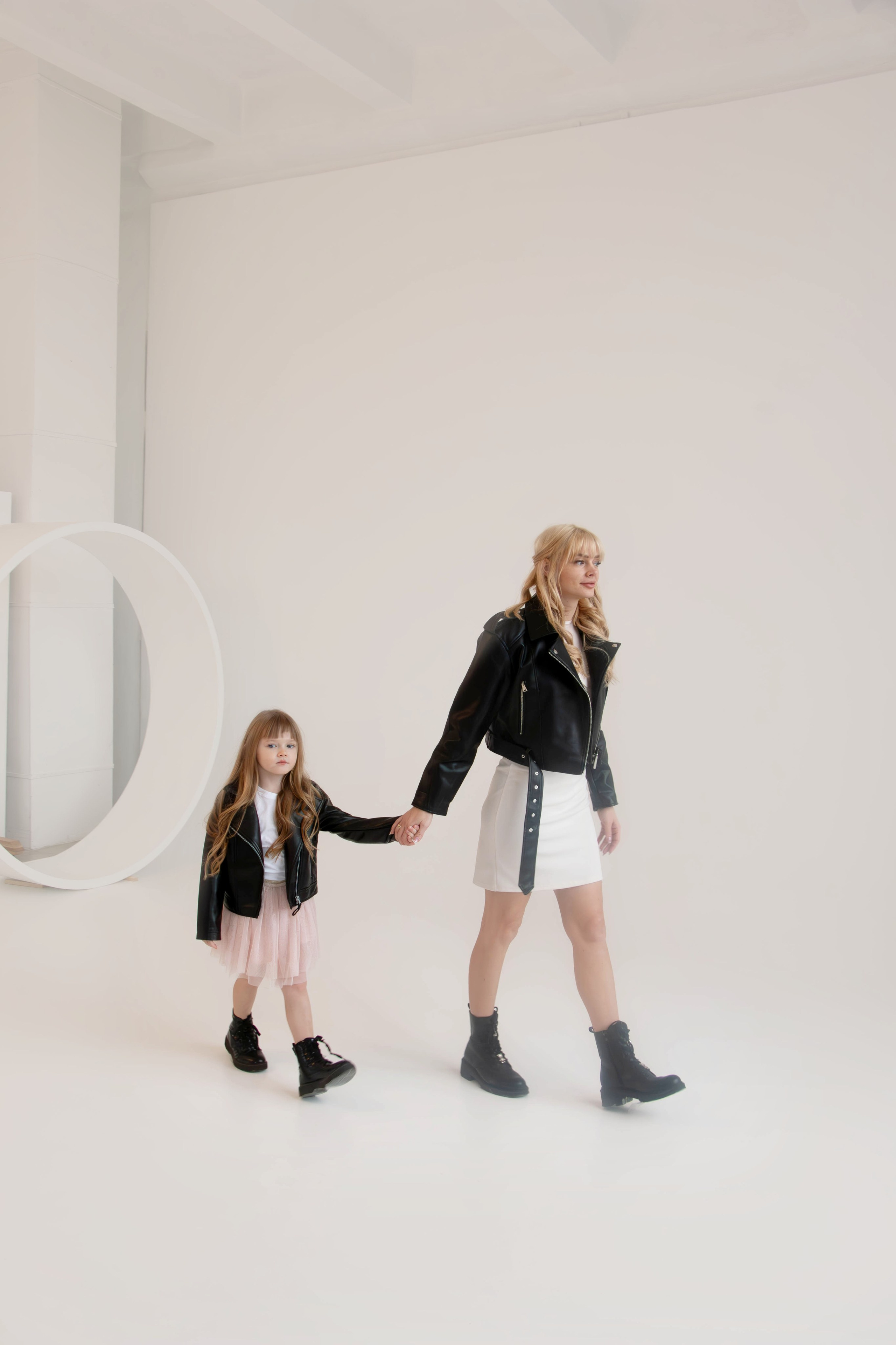 EVIJA&MILANA. Бережно сохраняю ваши чувства и истории на своих фотографиях