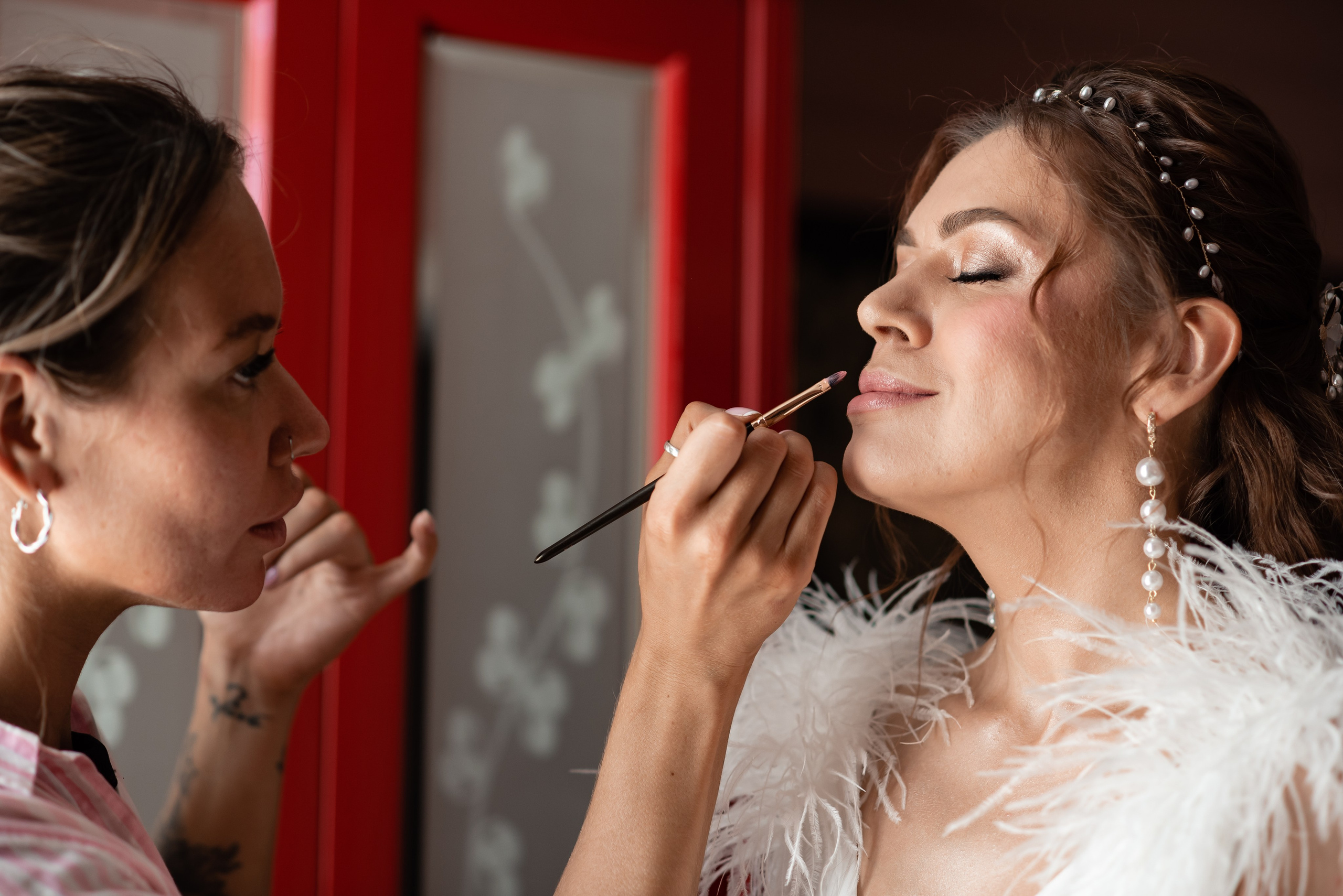 Свадебный день в Петербурге. Анастасия Петрович фотограф, фотокорреспондент в Москве и Санкт-Петербурге. Фотосъёмка репортажа, мероприятия, корпоративная съёмка, контент