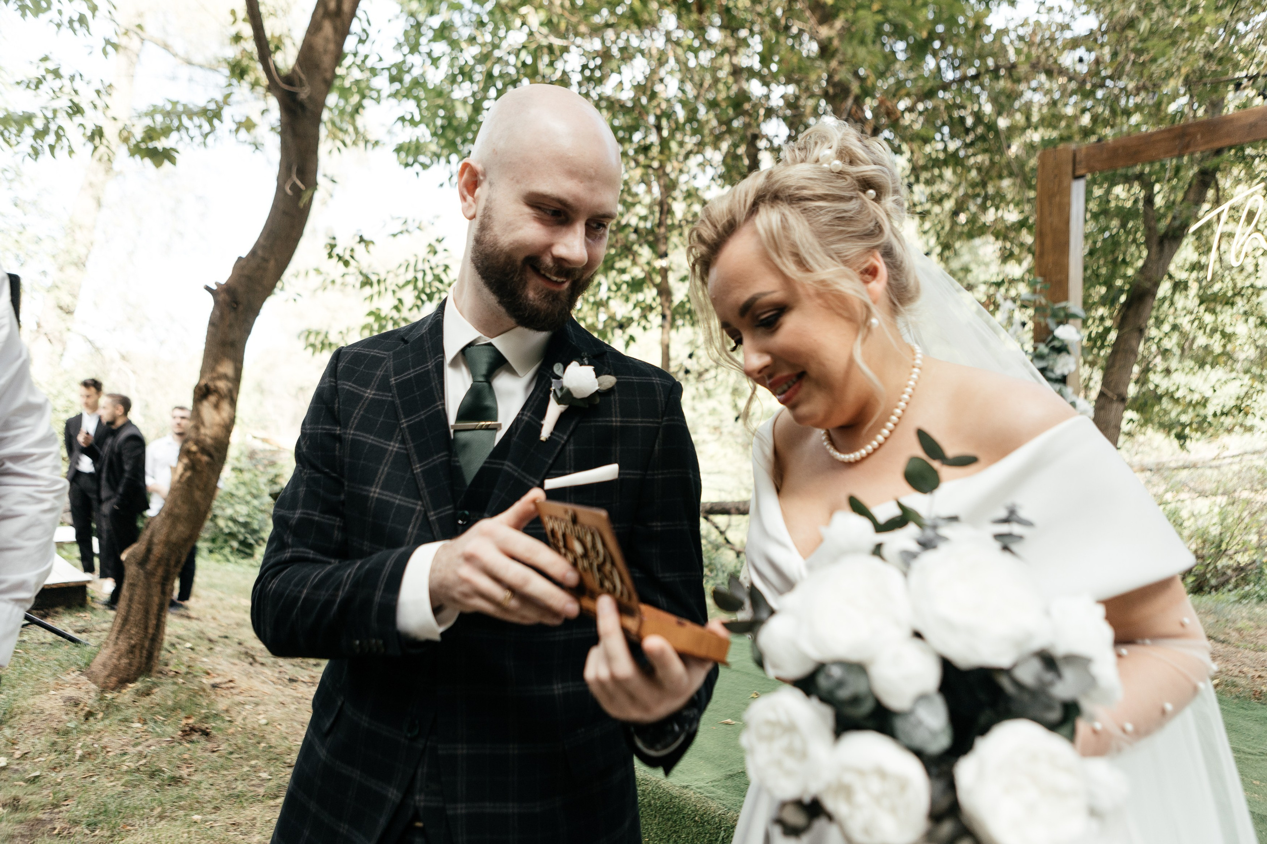 Свадебный фотограф Уфа — Руслан ГабдлисламовЖивые эмоции, красивые кадры, воспоминания на всю жизнь.Работаю по всей Республике Башкортоста. Свадебный фотограф Уфа Руслан Габдлисламов