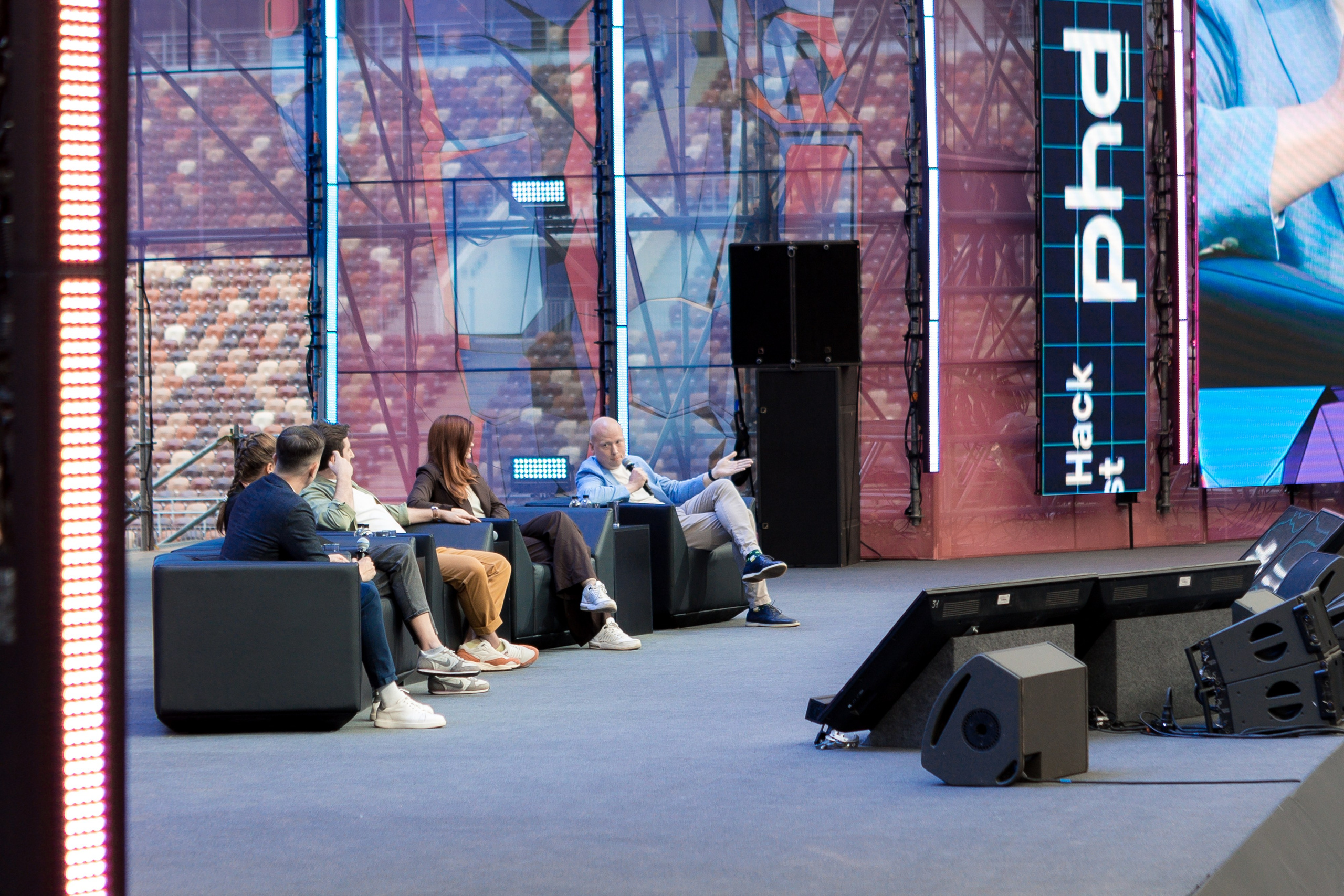 Лужники — Киберфестиваль Positive Hack Days 2. Фотограф Юлия Назарова