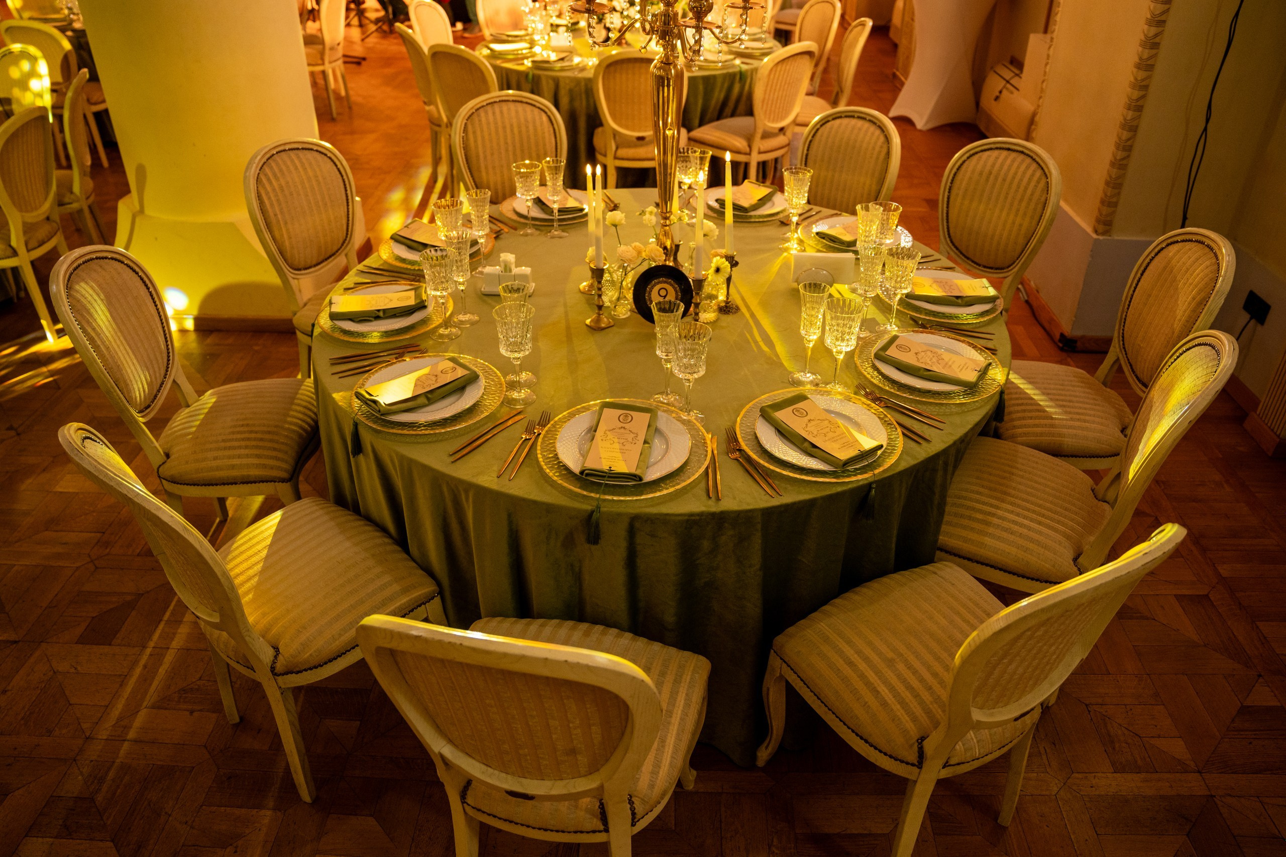 Юбилей в доме Смирнова. Kirillova Studio — мастерская декора и событий Юли Кирилловой