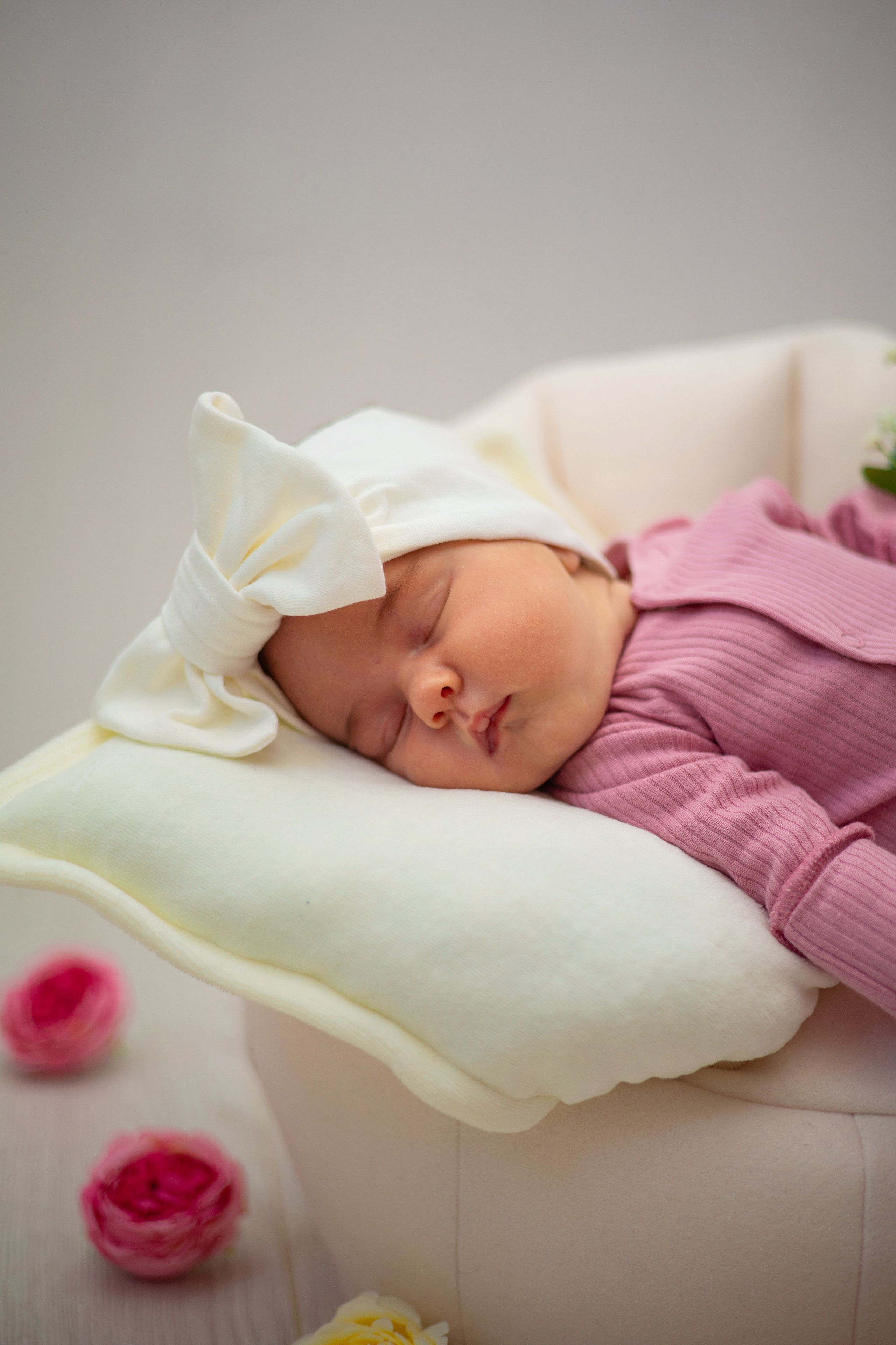 Маша с цветами. Семейный и детский фотограф в Михайловке Татьяна Лестьева