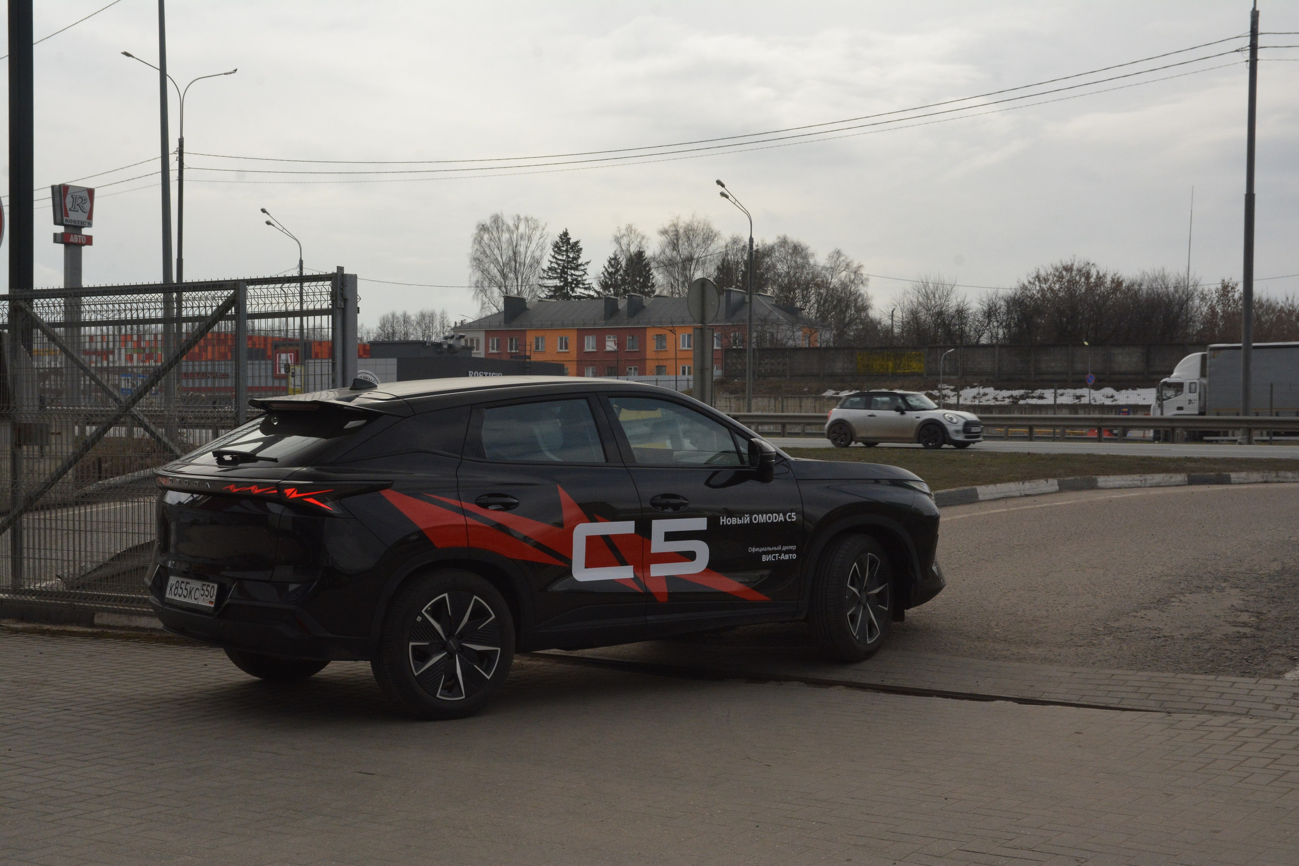 Презентация Omoda / Jaecoo. F/8 and be there — оказаться в нужном месте и поймать момент