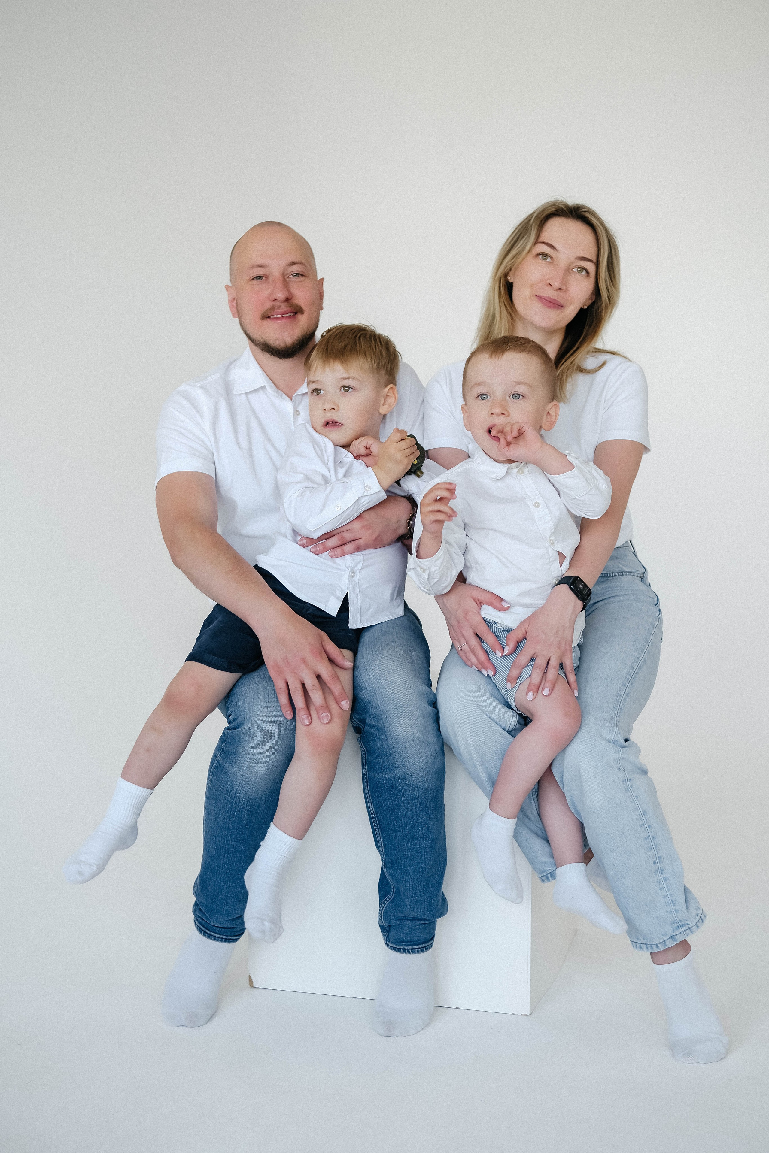 Большая семейная фотосессия из 8 человек. Главная