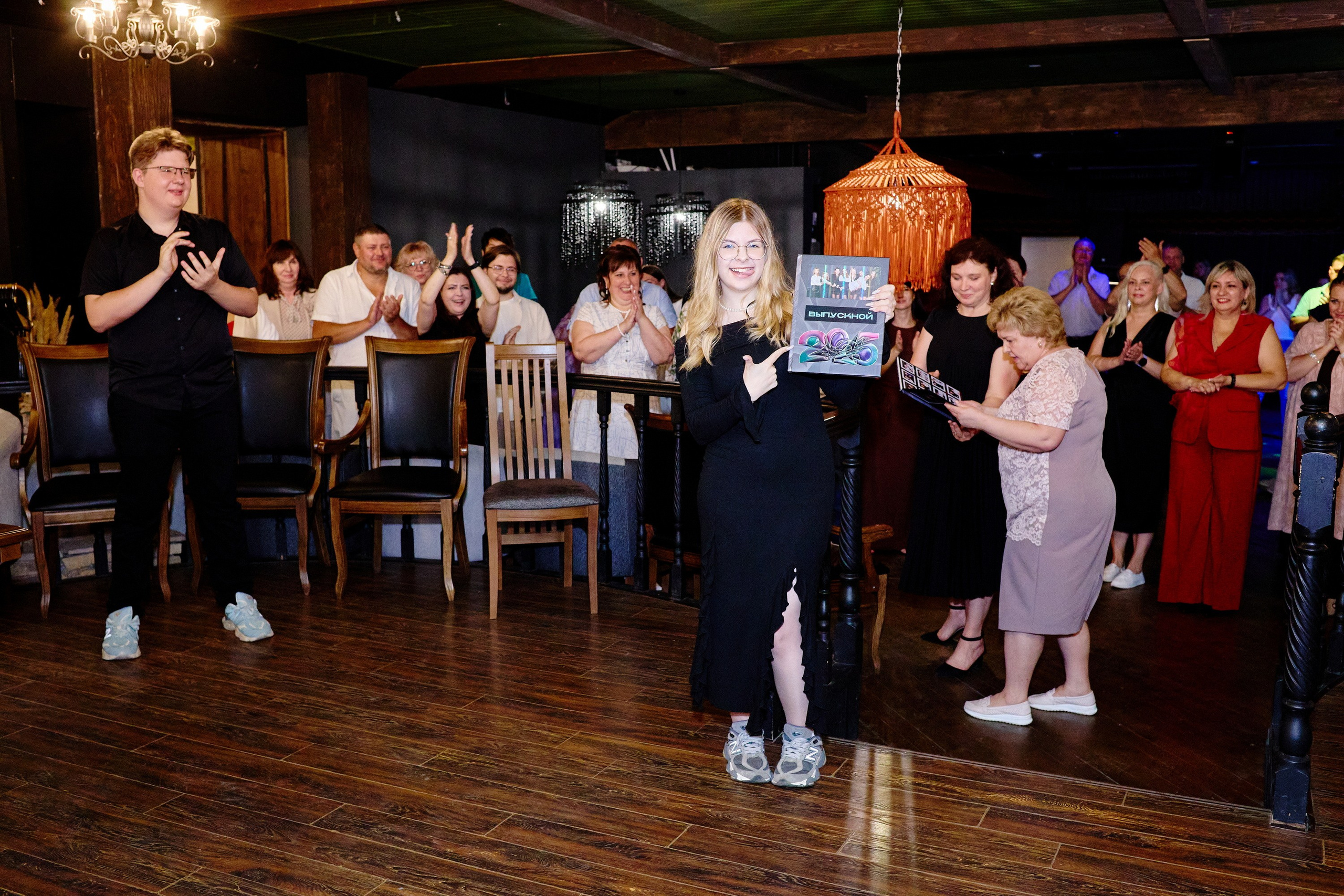 Выпускной 35 Сош. Фотограф Выпускные альбомы Таганрог Сергей Коробченко