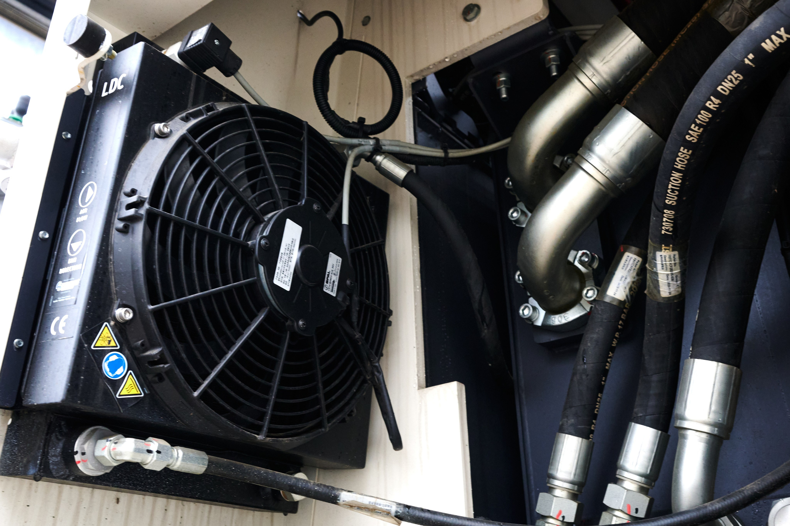 Асфальтоукладчик. Автомобильный и интерьерный фотограф в Минске Александр Тагаев