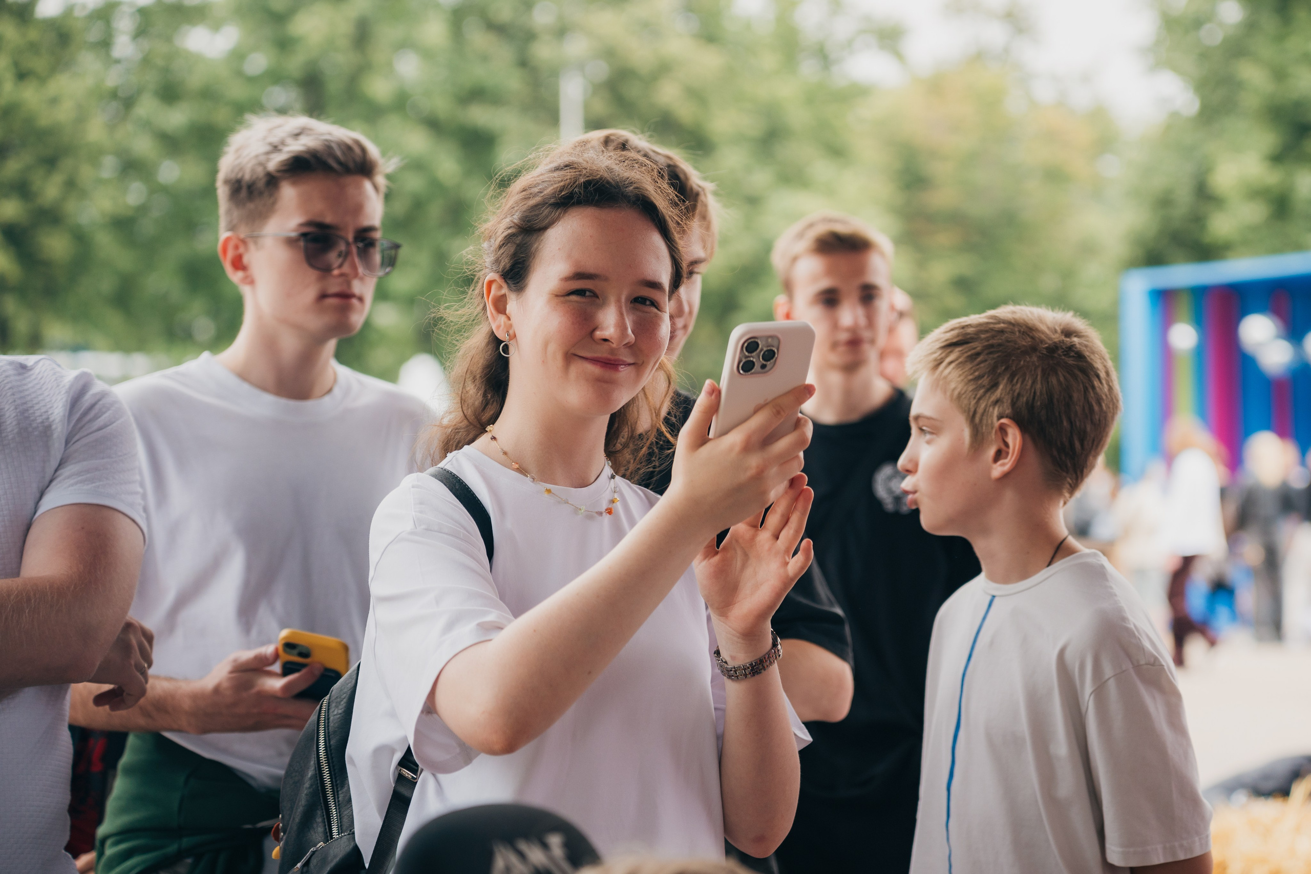 Стенд Igora Drive на фестивале VK Fest 2025. Ilya Foxy — автомобильный фотограф