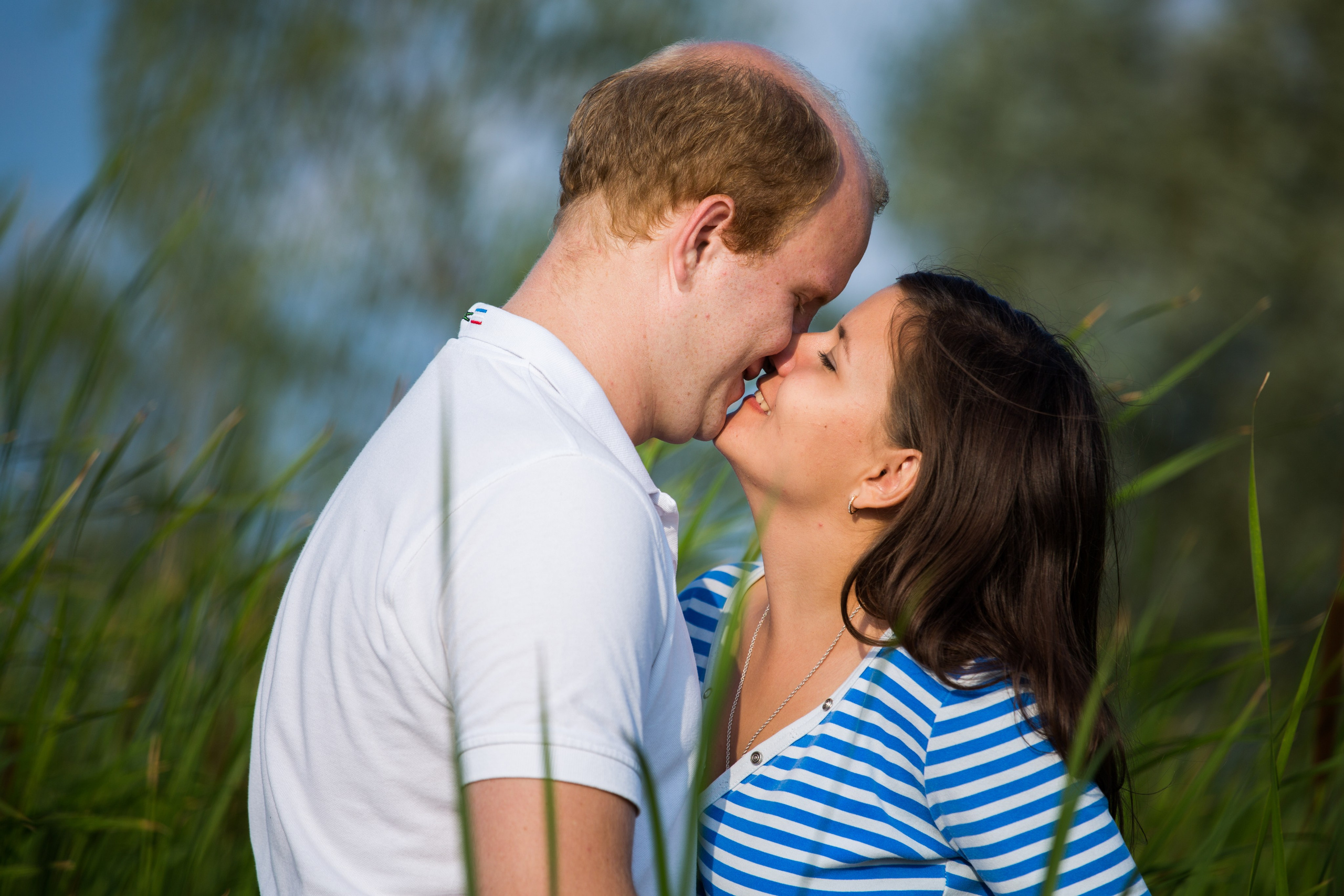 Фотосъемка Love Story на Волге. Свадебный фотограф, видеограф в Самаре, Самарской области. Видеосъемка
