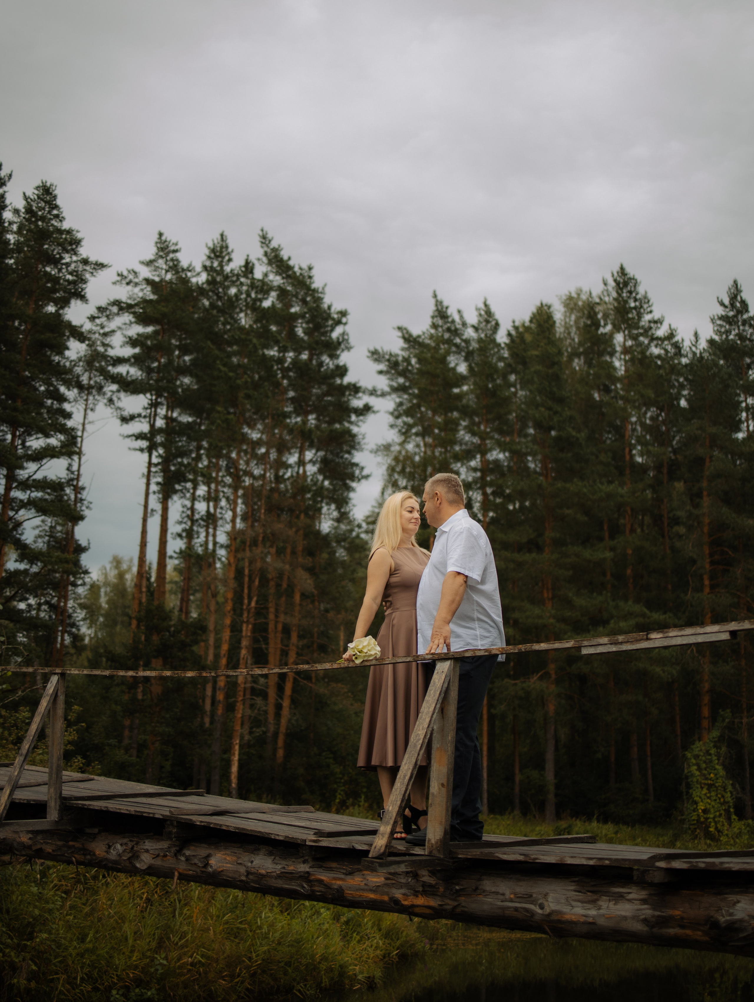 Осенняя свадебная прогулка с молодоженами. Фотограф Углич и Ярославль Ольга Тятюшкина