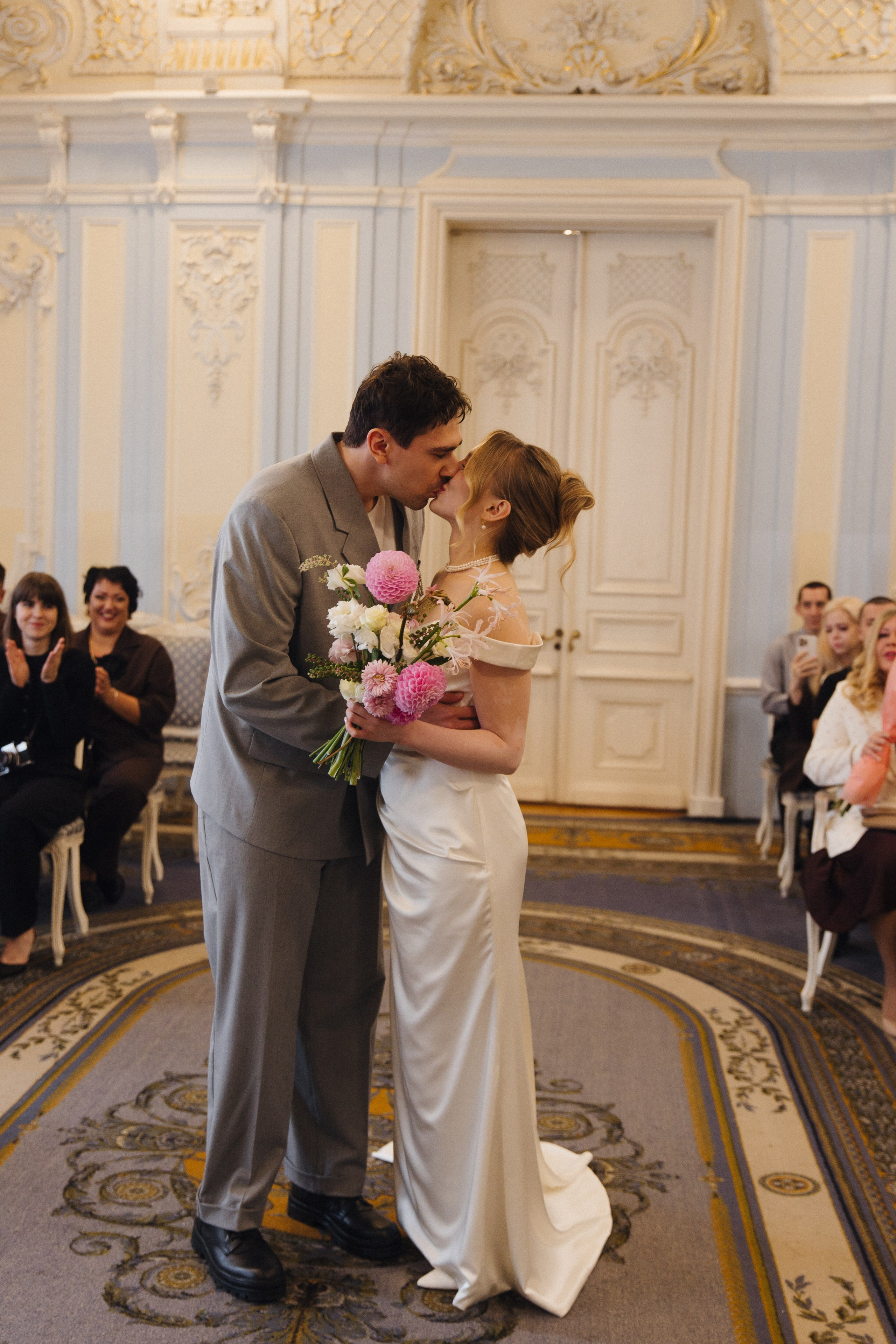 Свадьба в Питере. HELD BY LOVE. Фотограф в Астрахани Радмир Баймухамедов