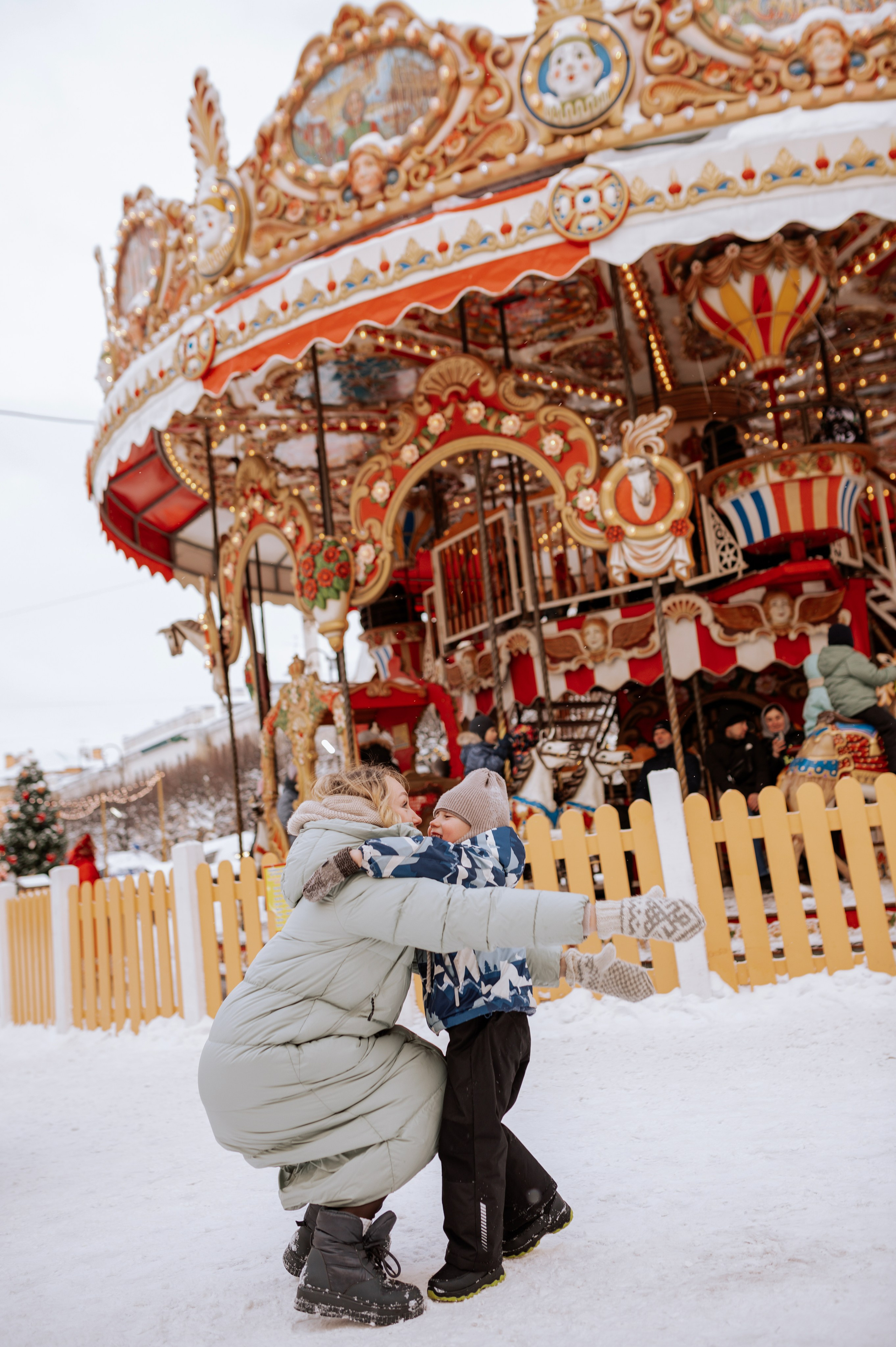 Семейная, Манежная площадь