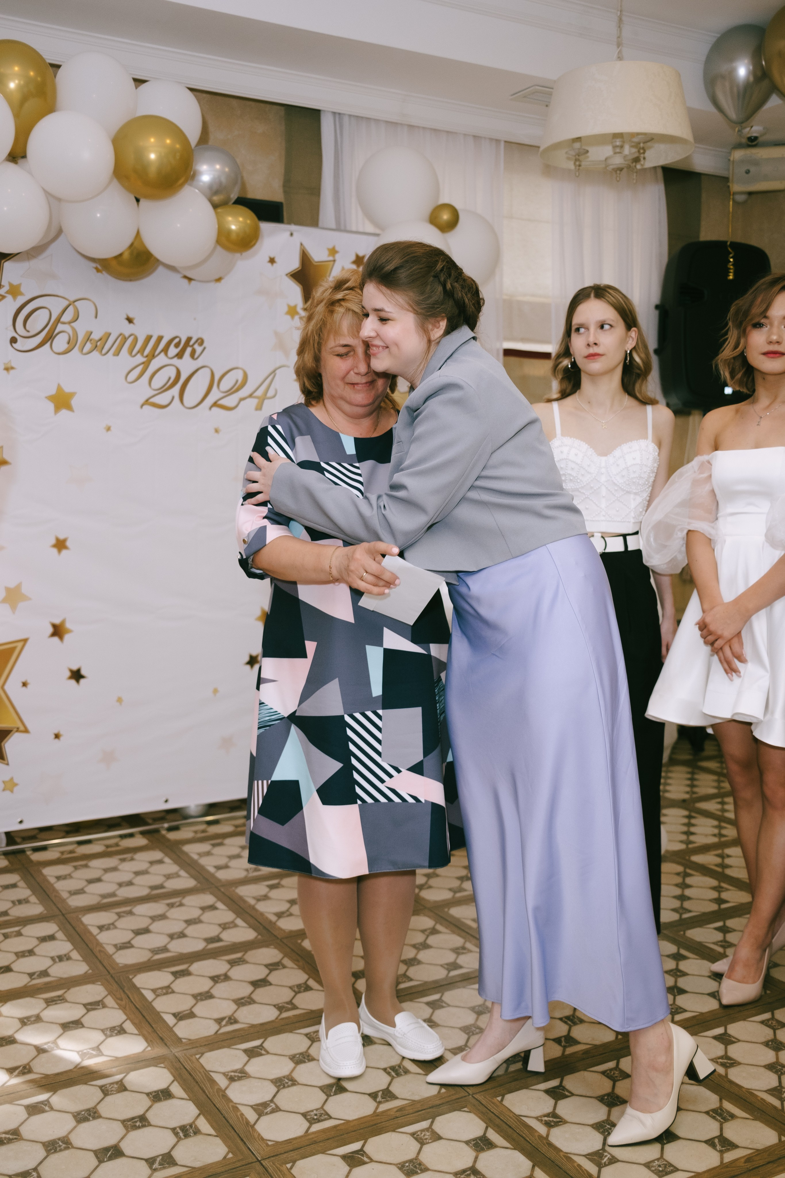 Выпускной школа 33. Свадебный и репортажной фотограф Денис Ожигин в Краснодаре и Краснодарском крае