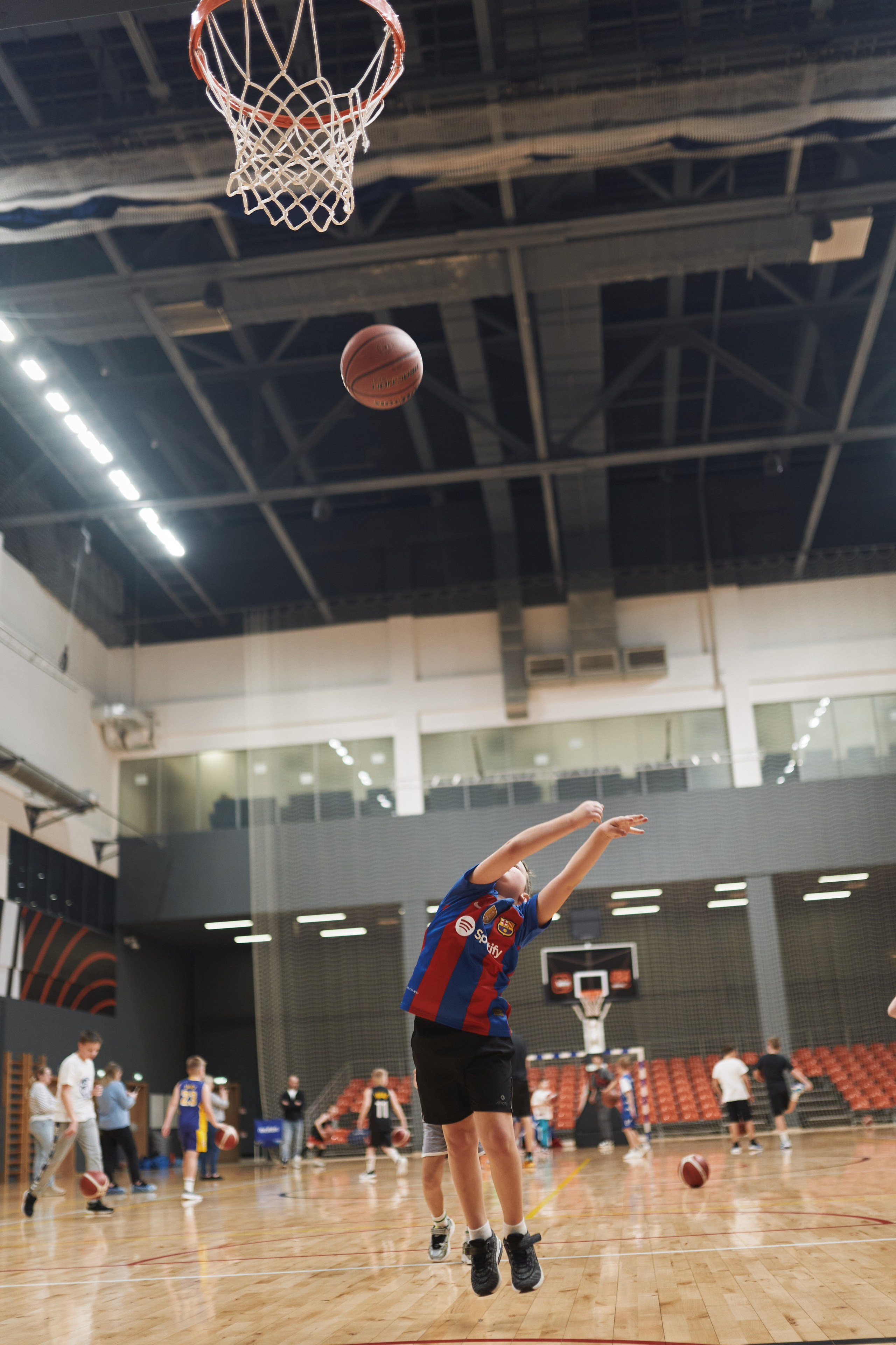 Новогодний баскетбол 2025. Детская лига. Евгений Бреча. Коммерческий и бэкстейдж фотограф в Москве