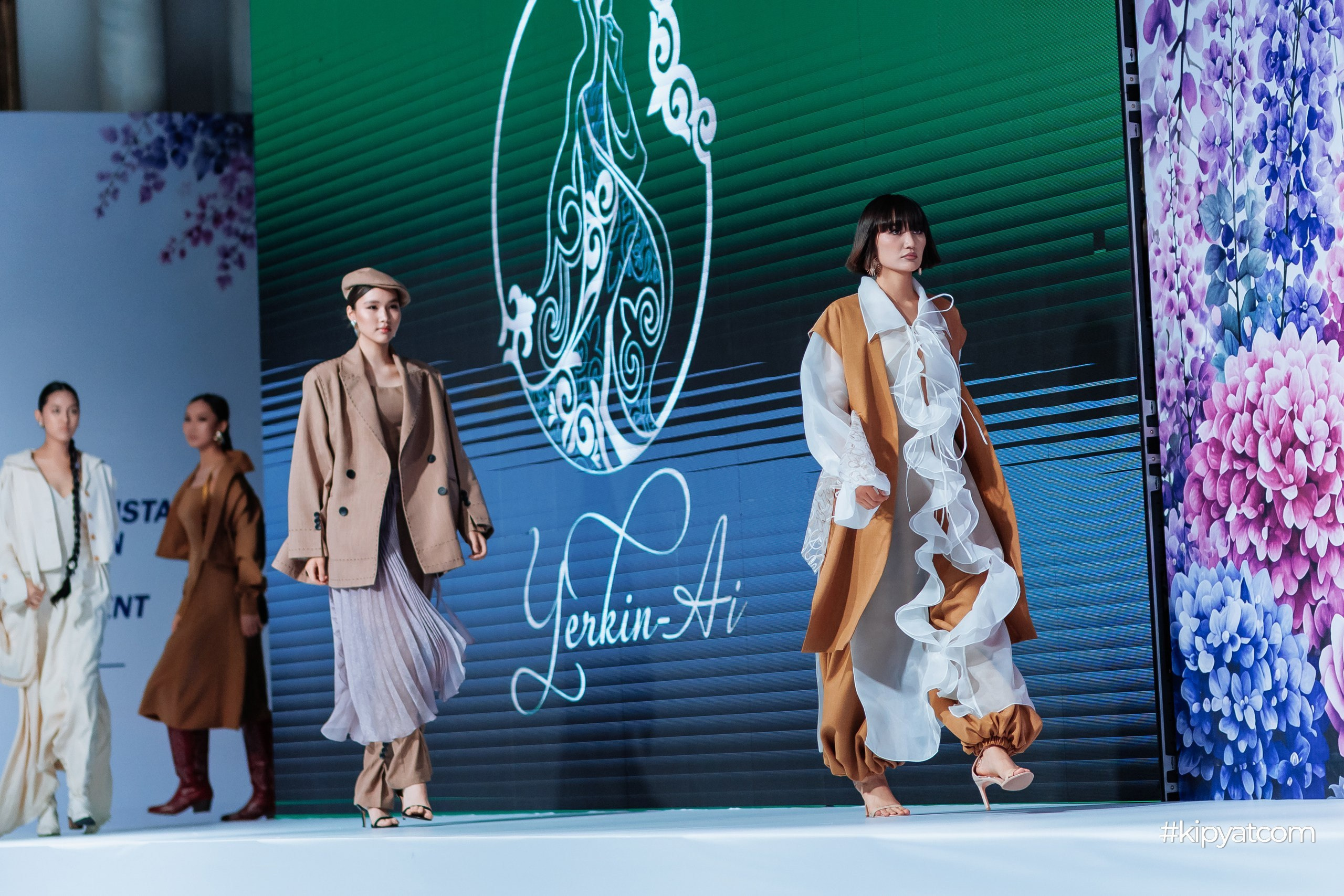 KAZAKHSTAN FASHION WEEK SHYMKENT 11 SEASON. Кипятком Шымкент