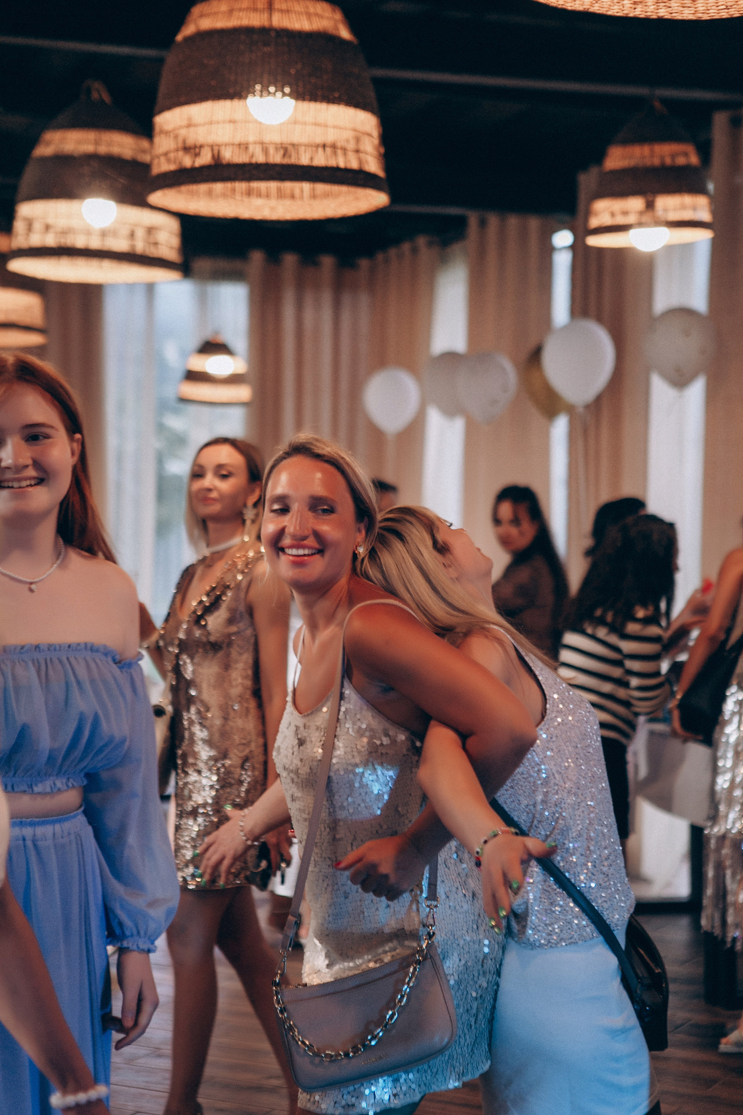 Репортаж с вечеринки в яхт клубе. Главная