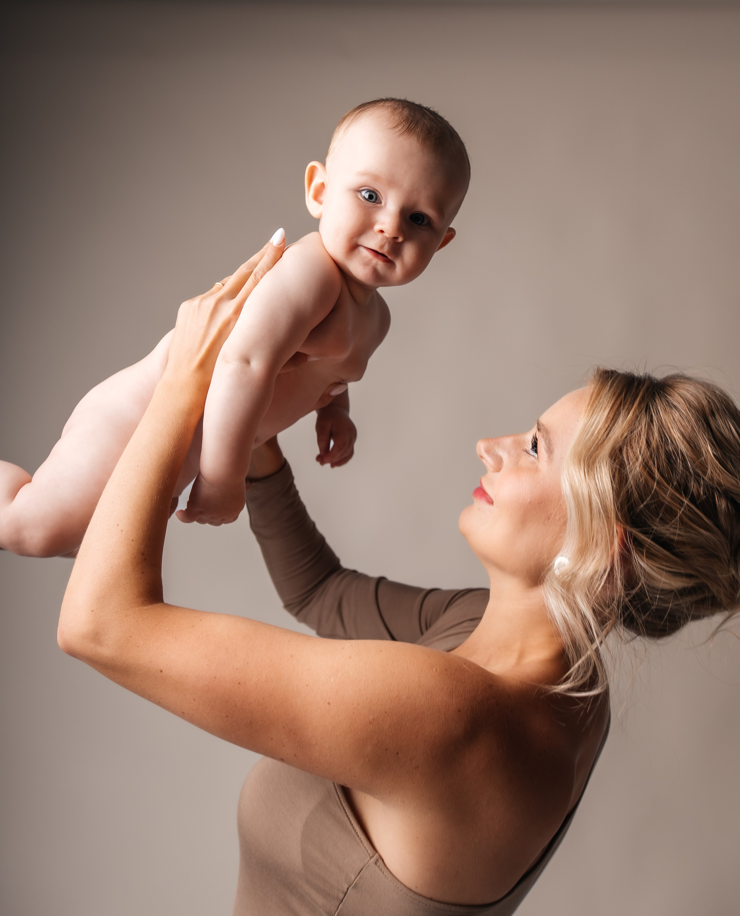 Мама и малыш. Колесникова Татьяна. Фотограф новорожденных Щёлково, Москва, Королев