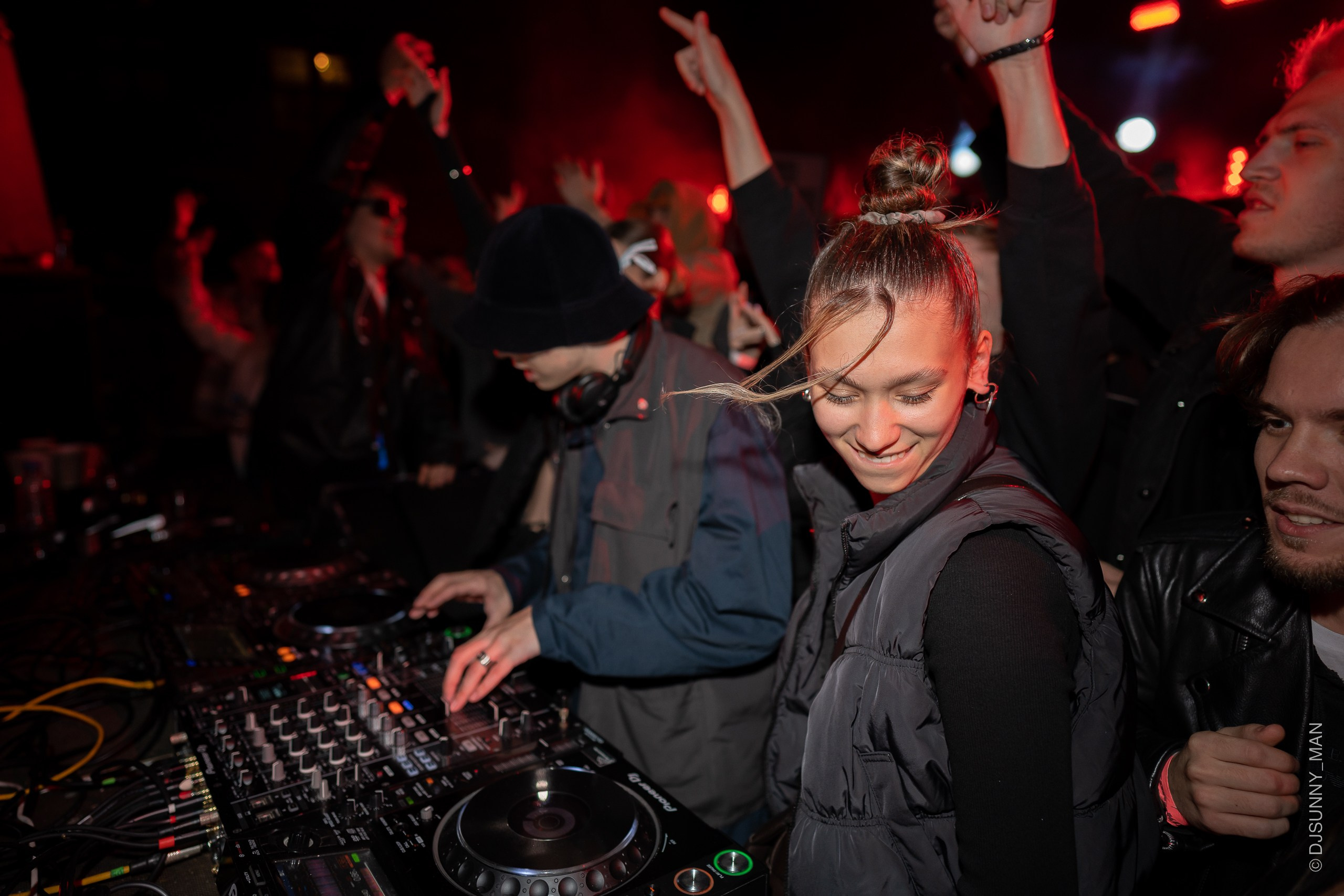 Metro Gorkovskaya. Sunnyman