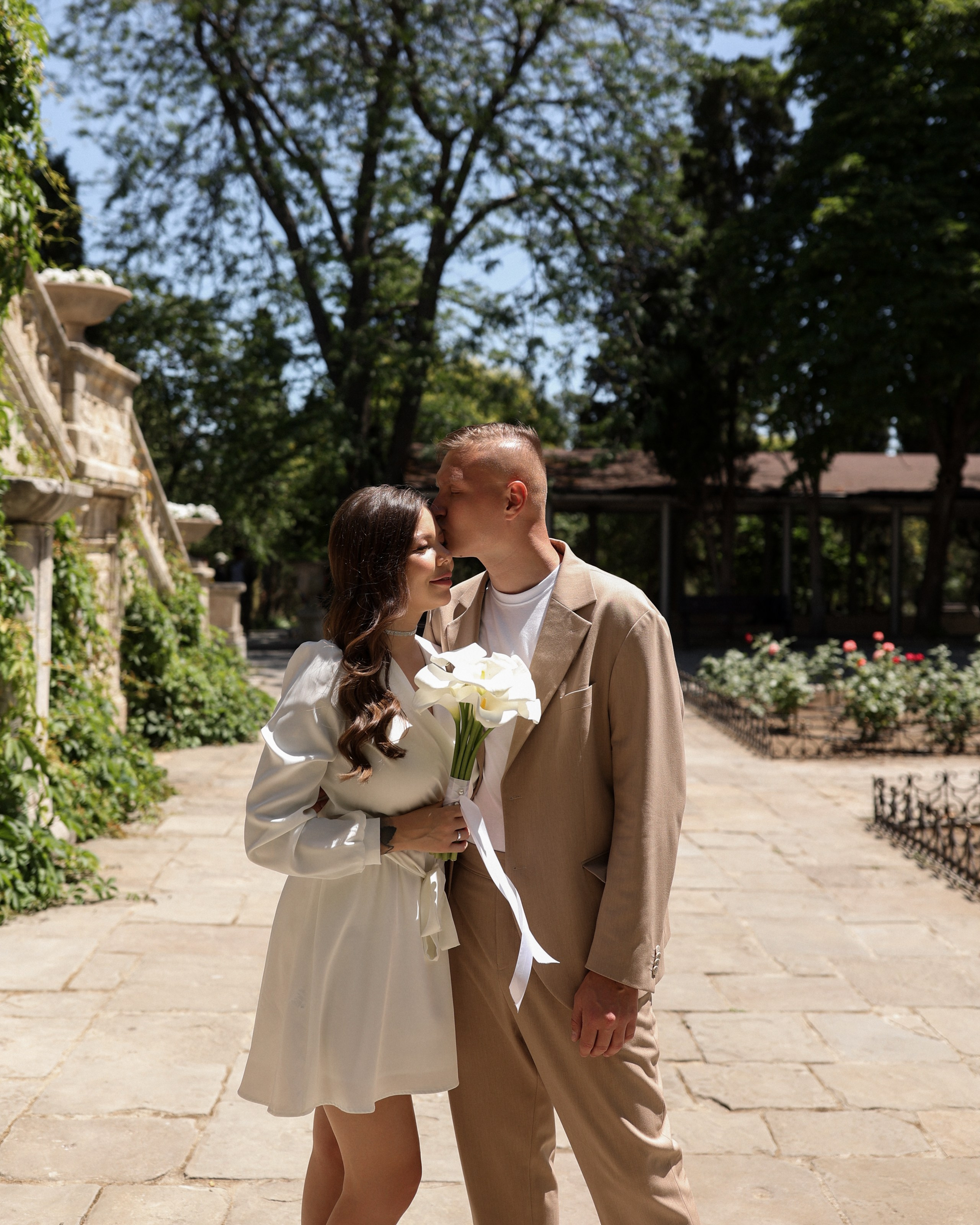 Роспись и прогулка в старом Херсонесе. Фотограф в Севастополе и Крыму Артем Волобуев
