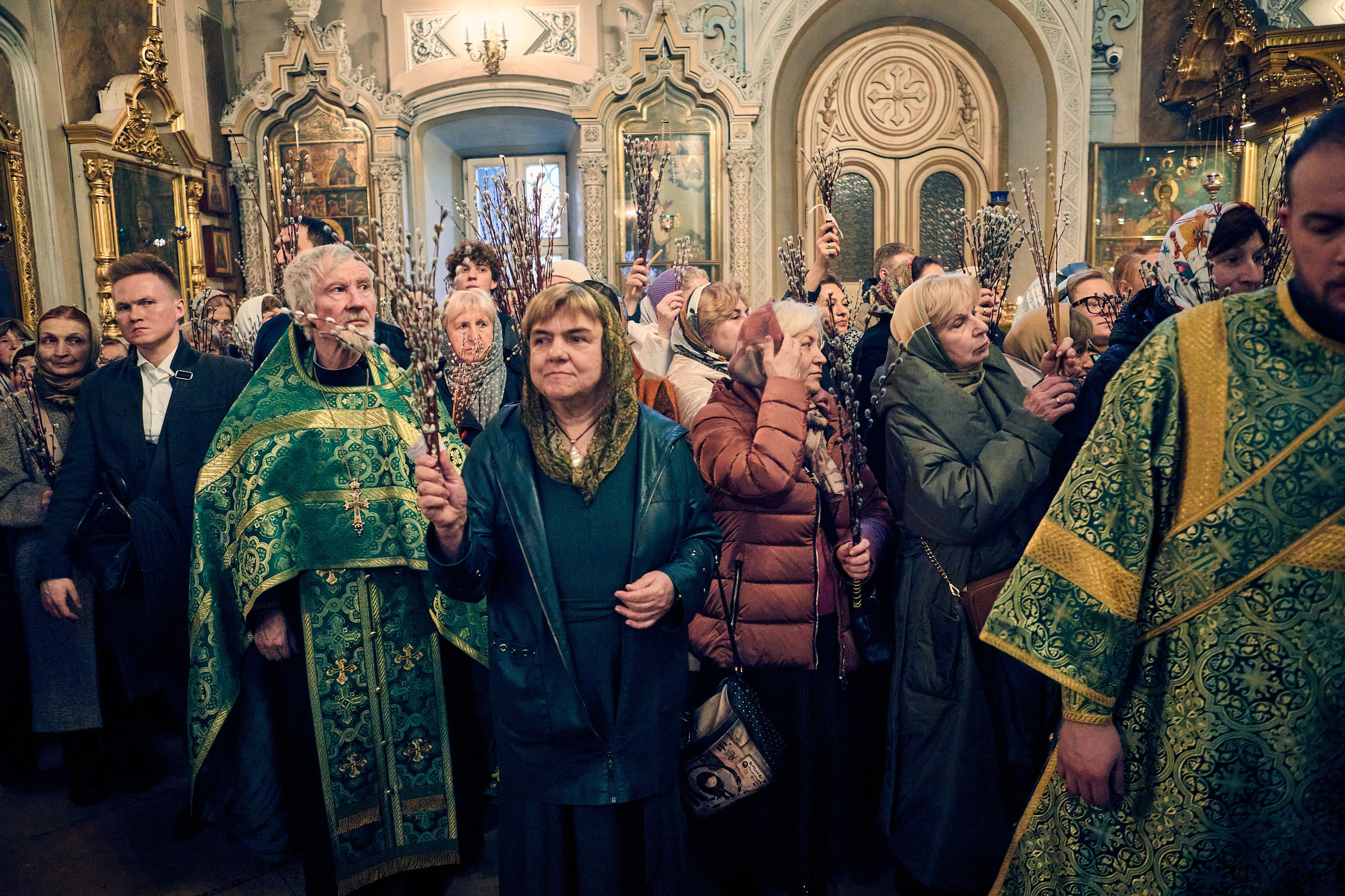 ВСЕНОЩНАЯ НА ВЕРБНОЕ ВОСКРЕСЕНИЕ. DMITRY MOISEENKO — фотограф, художник, топ-стилист