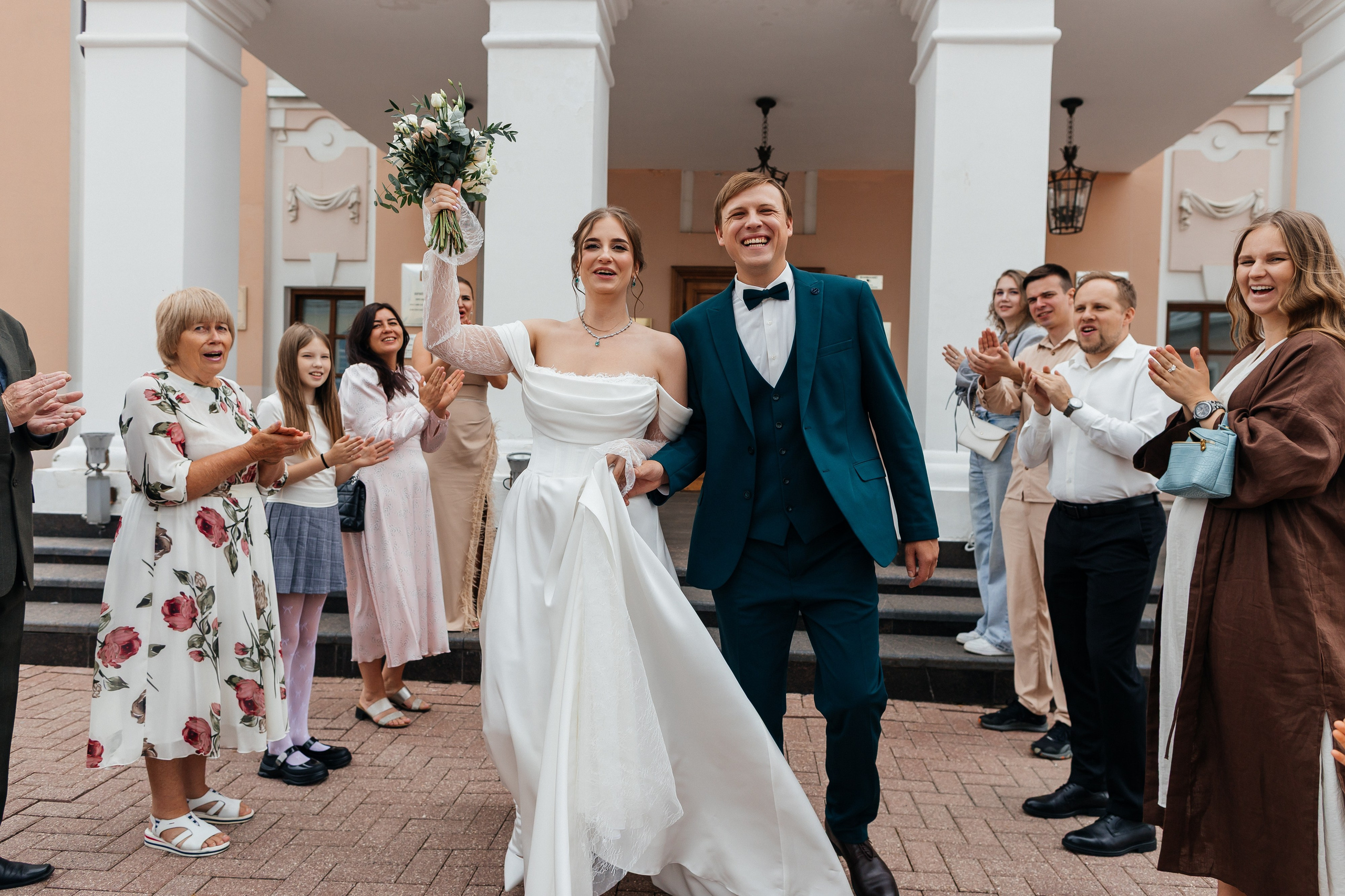 Свадебная прогулка на корабле. Олег Сверчков | Свадебный фотограф Вологда