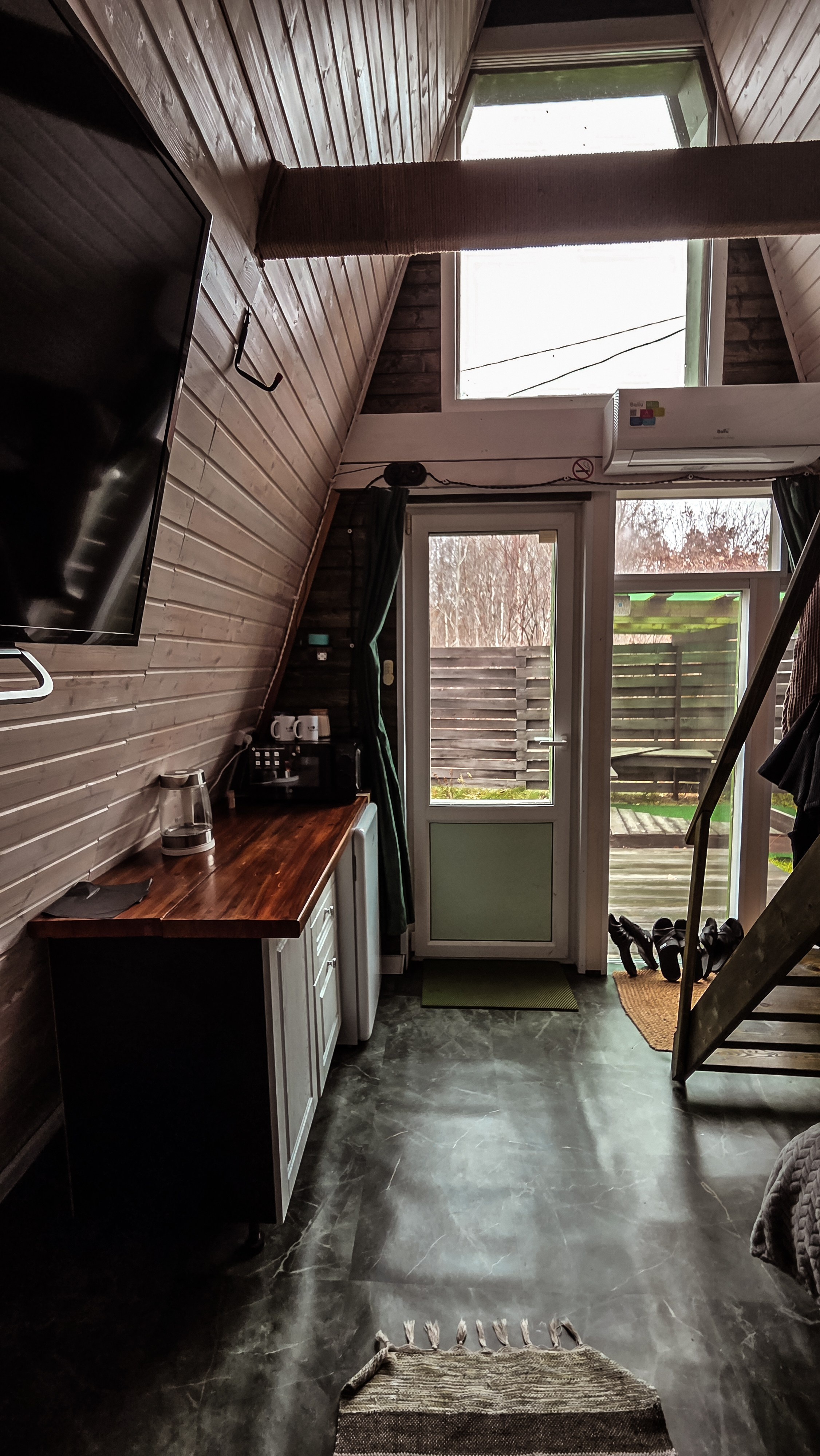 Гостевой фото. Вгости. Посуточная аренда дома во Владивостоке, баня с чаном. Теплый бассейн, геокупол. Аренда дома во Владивостоке, Надеждинском районе