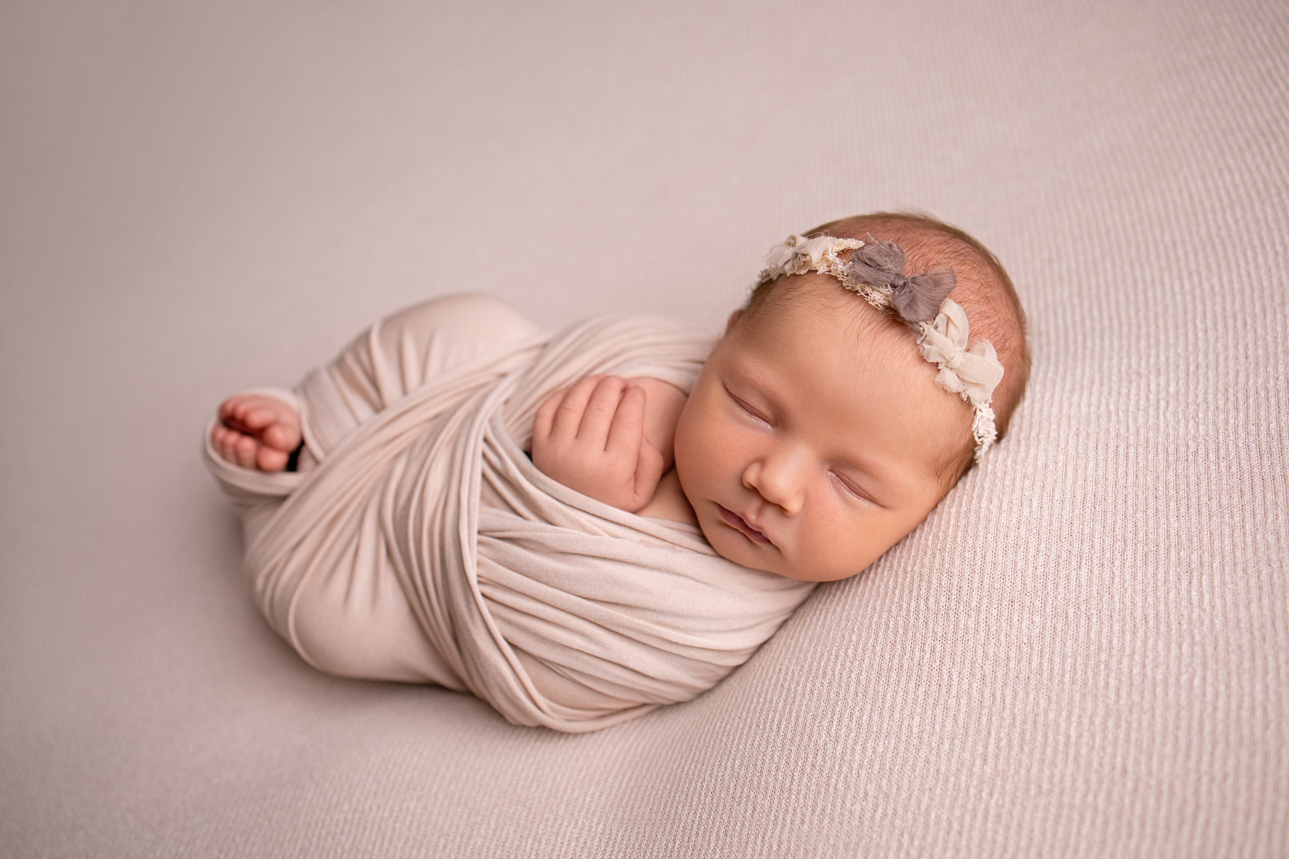 NEWBORN. Смиричевская Екатерина — фотограф новорожденных