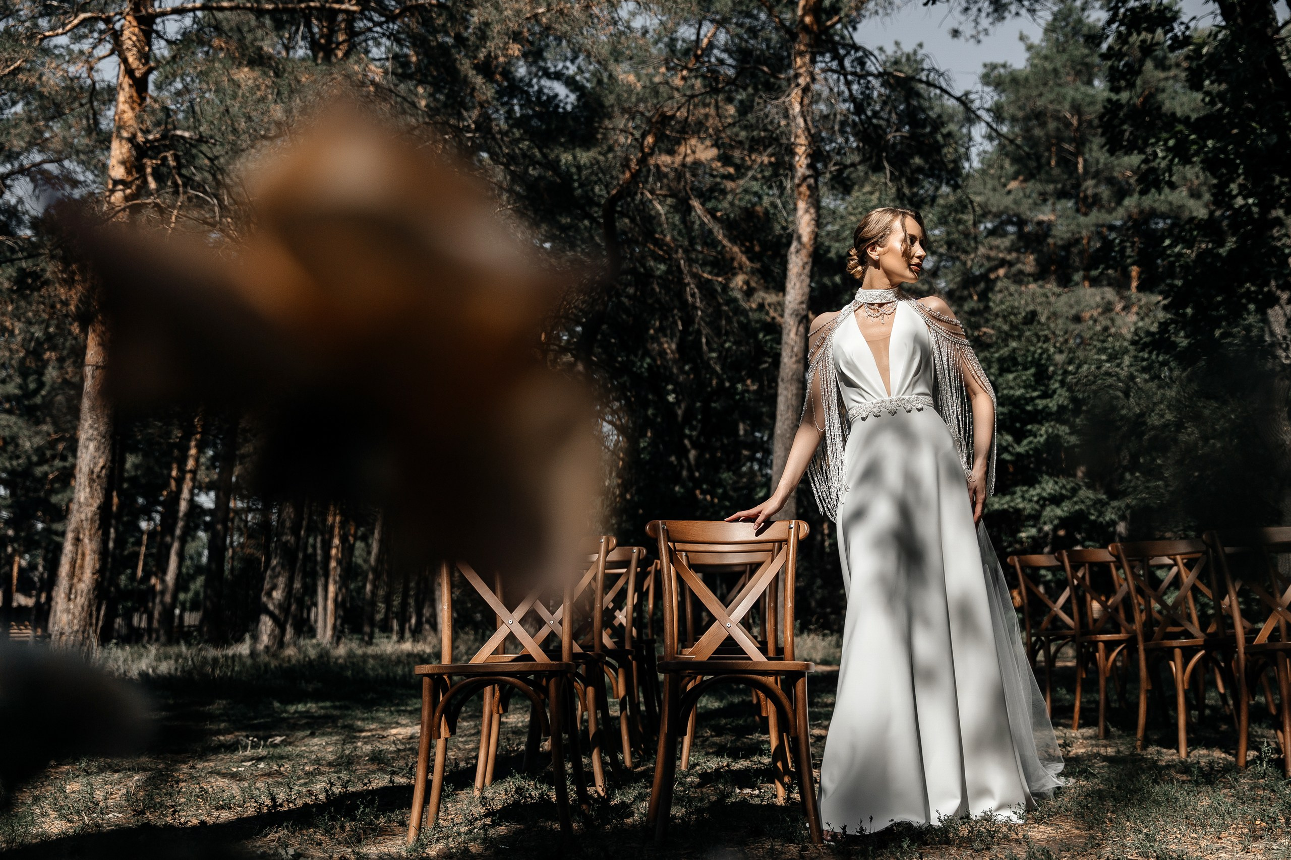 Здравствуйте! Я&nbsp;свадебный фотограф из&nbsp;Ульяновска, работаю в&nbsp;том числе по&nbsp;всей России и&nbsp;с&nbsp;выездом за&nbsp;границу. Снимаю свадьбы, lovestory, корпоративы, светский репортаж. Провожу обучение по&nbsp;фотографии, мастер-классы и&nbsp;воркшопы для других фотографов.