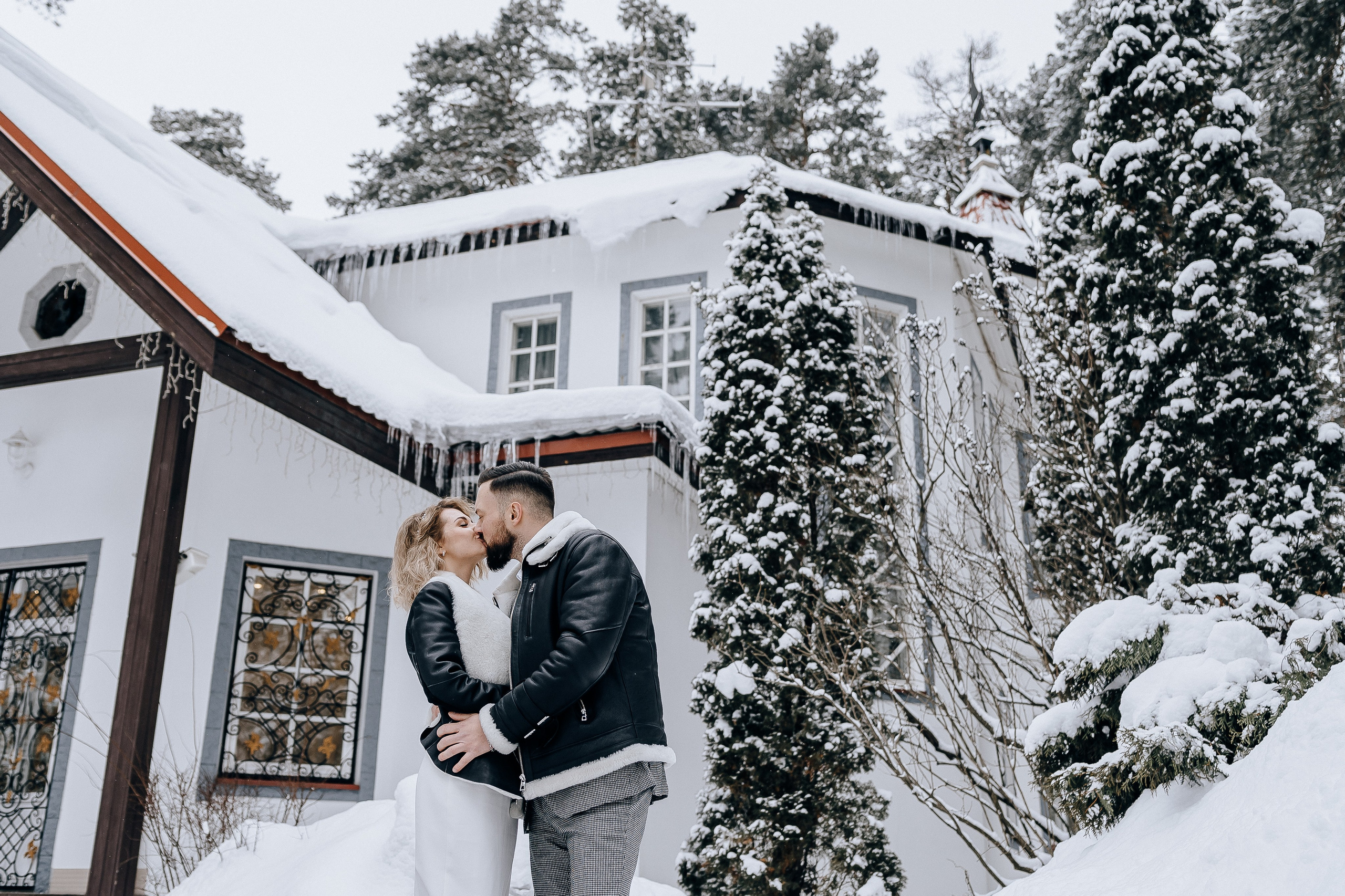 Свадебная фотосессия зимой на улице