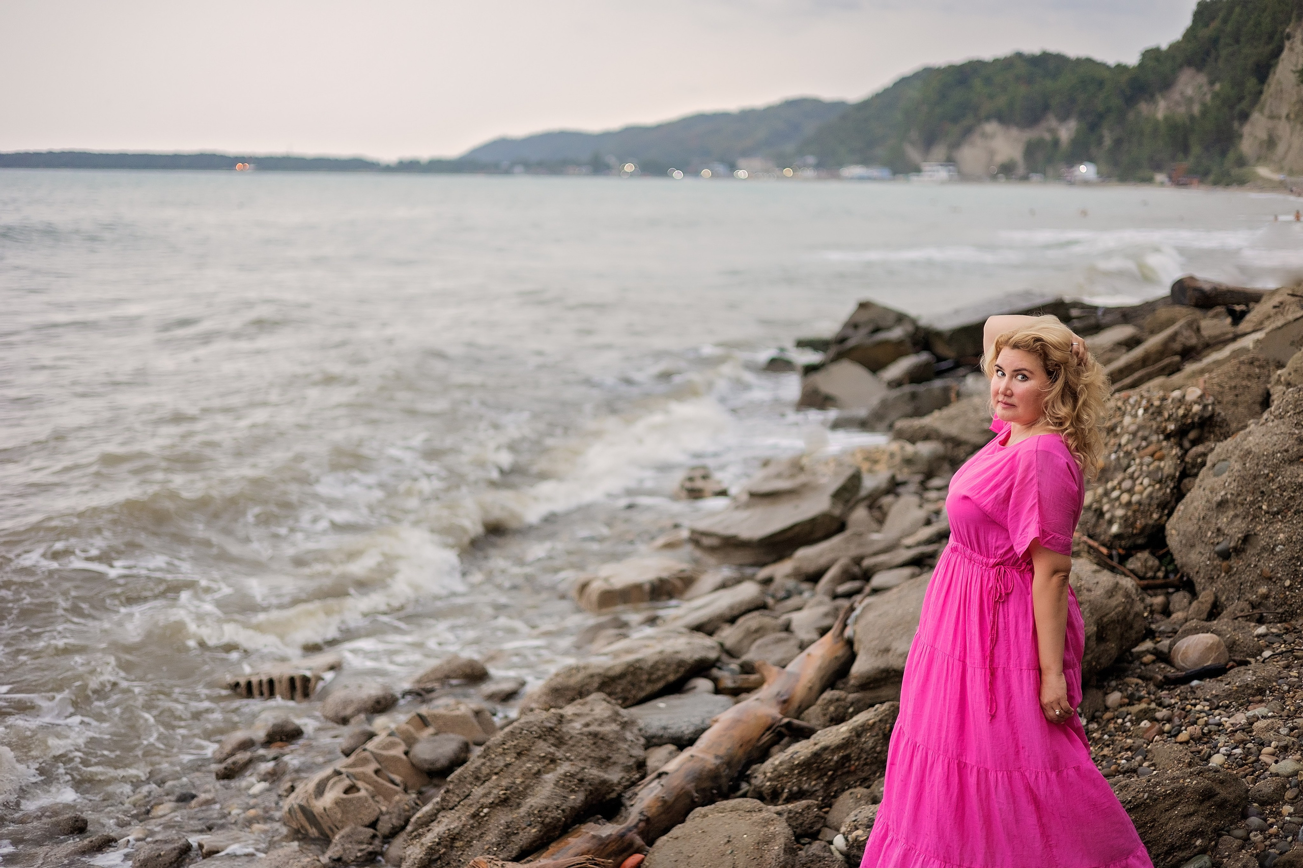 Девушка и море. Свадебный и семейный фотограф в Абхазии Эля Цишба