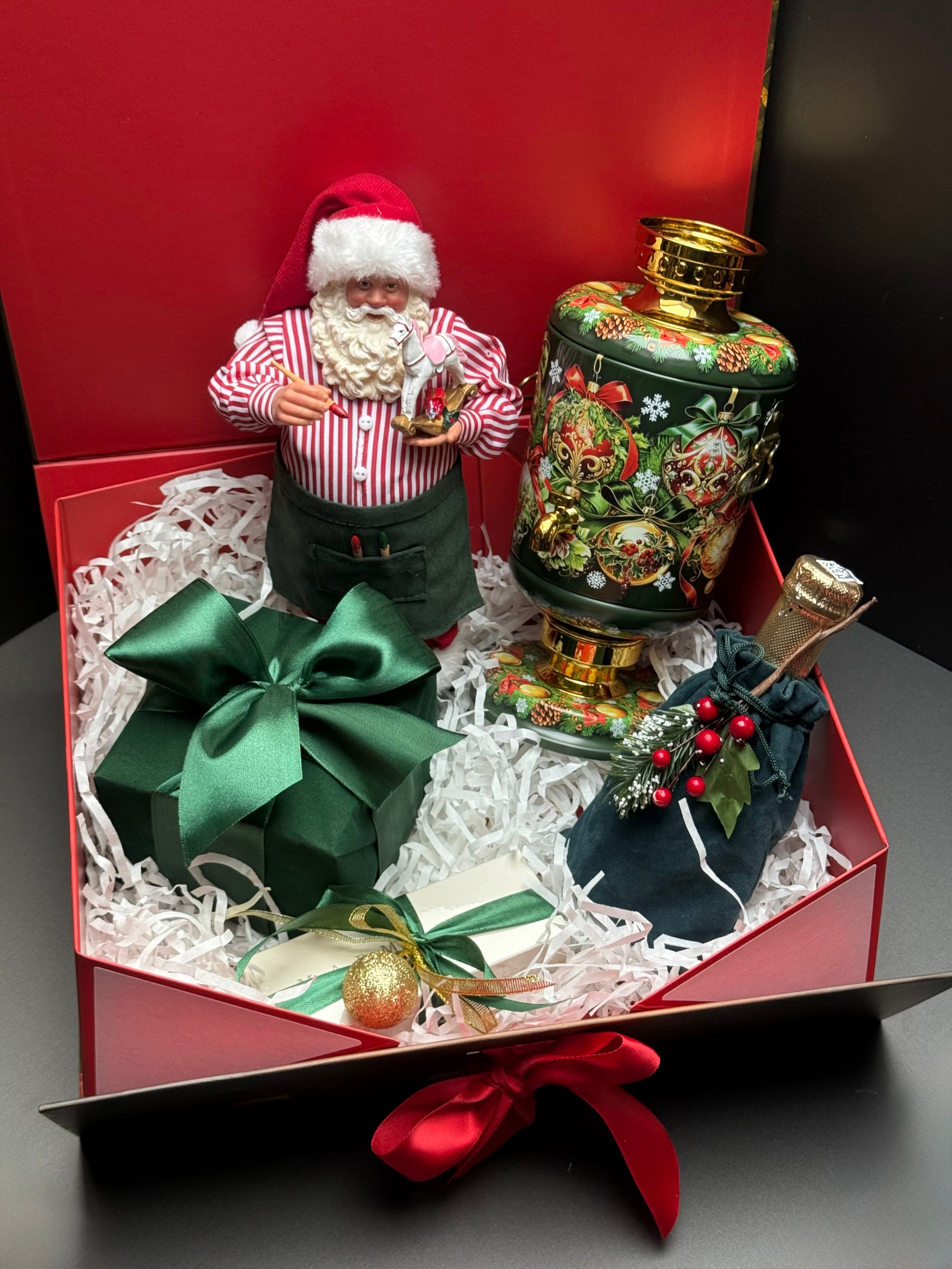 «Санта — чаепитие». Студия подарочных наборов «Владия»