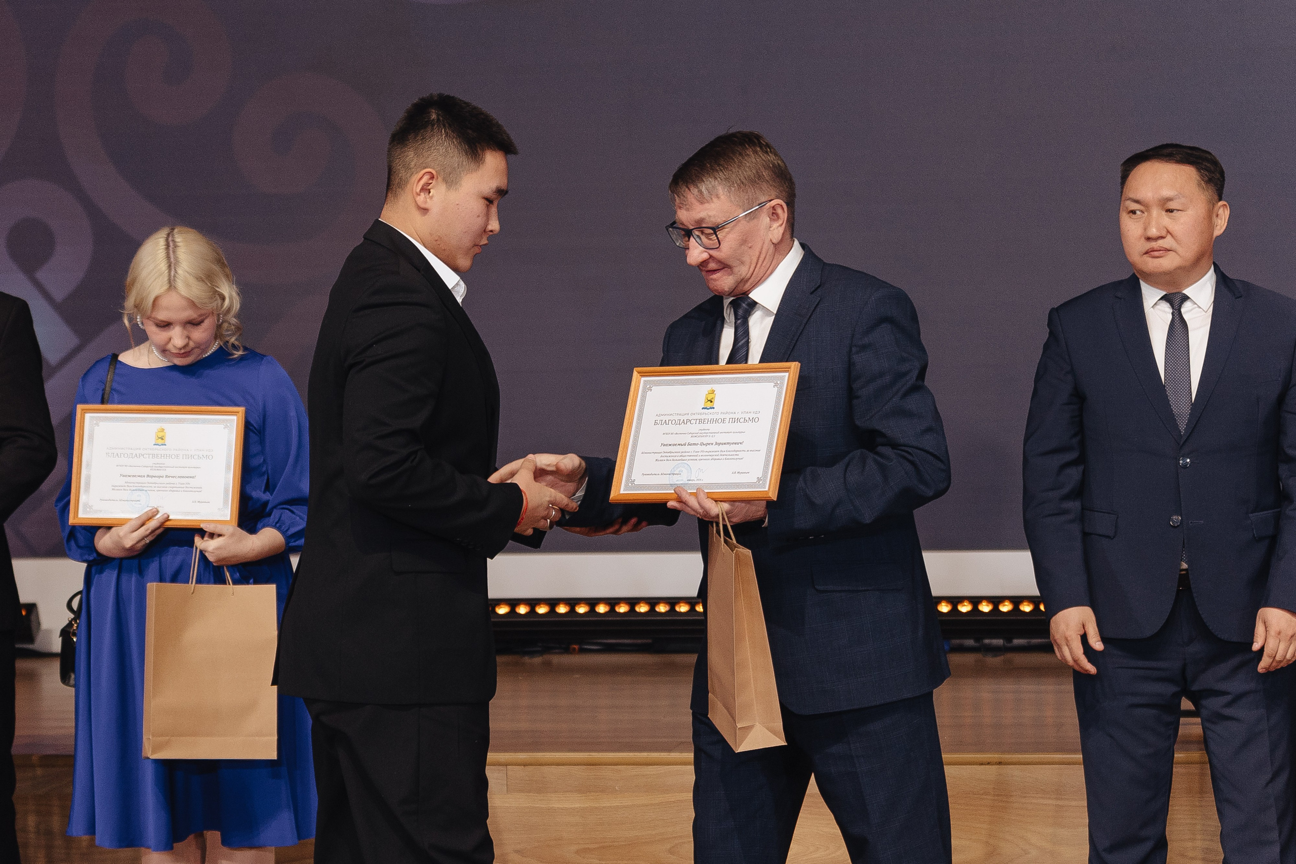 Студенческий бал. Свадебный и семейный фотограф в Улан-Удэ