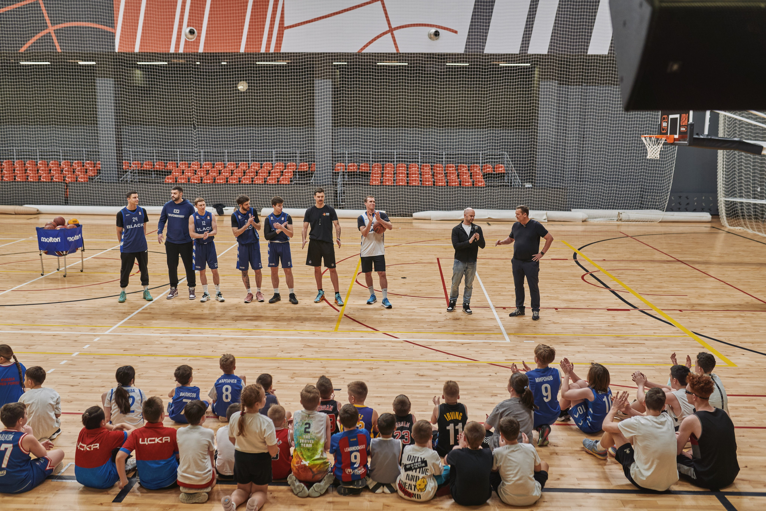 Новогодний баскетбол 2025. Детская лига. Евгений Бреча. Коммерческий и бэкстейдж фотограф в Москве