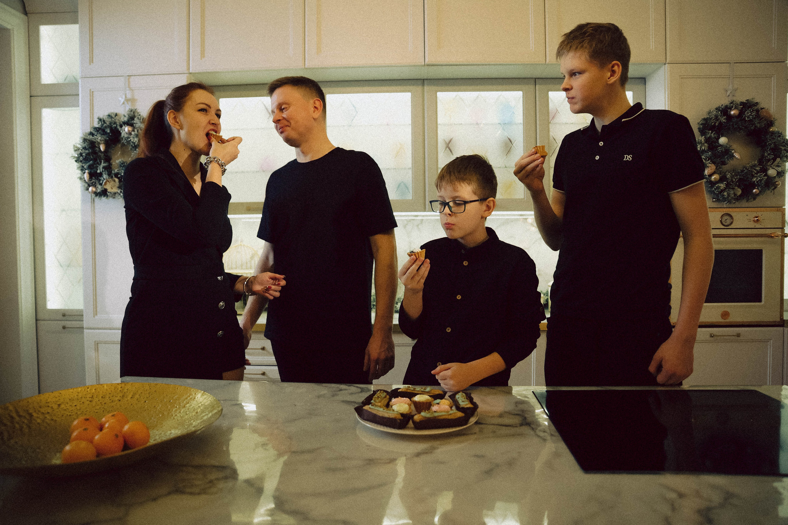 Новогодняя total black. Photographer in Moscow & everywhere in the World Alena Vyalova