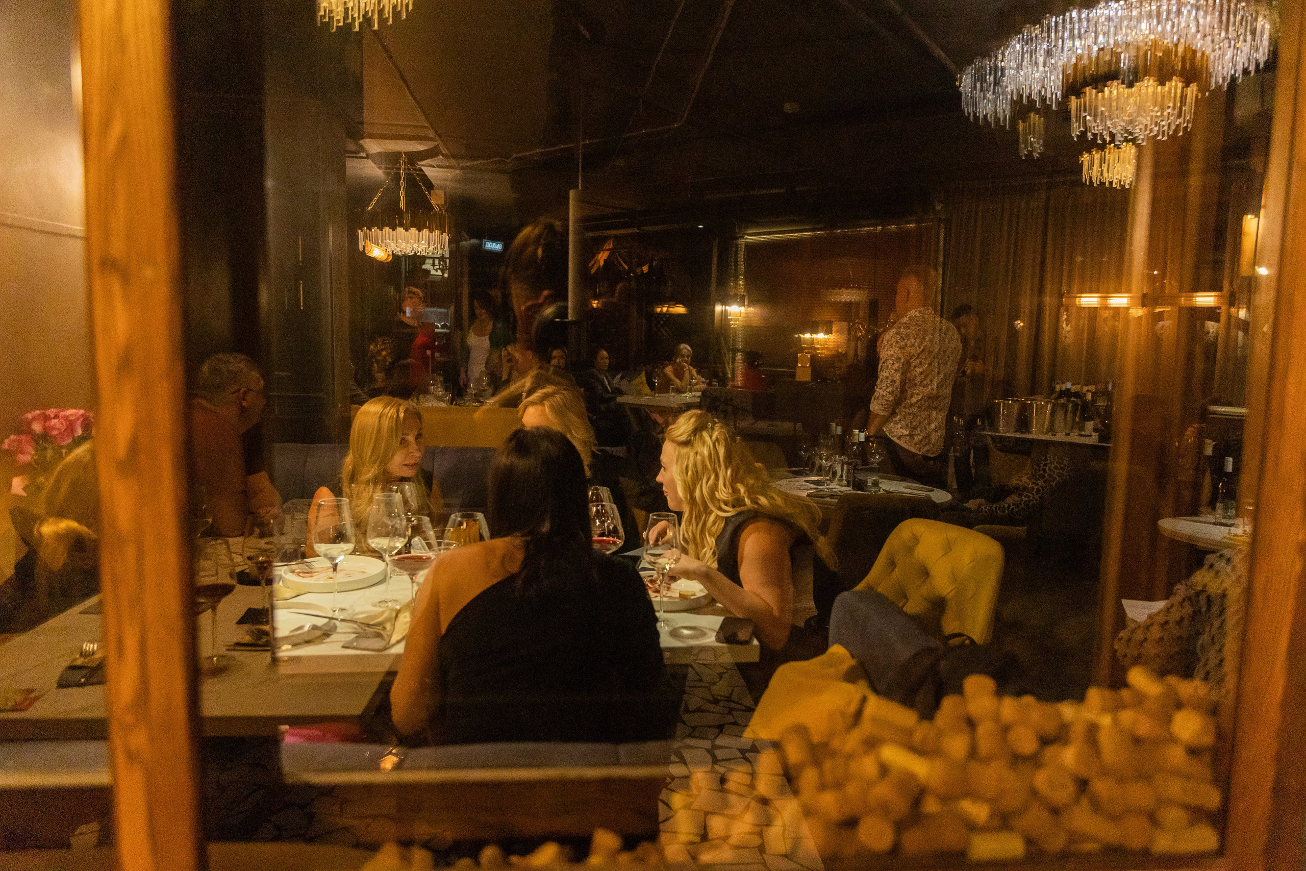 Дигустация вина от магазина Дилан в ресторане Кантина. Выпускные альбомы во Владивостоке