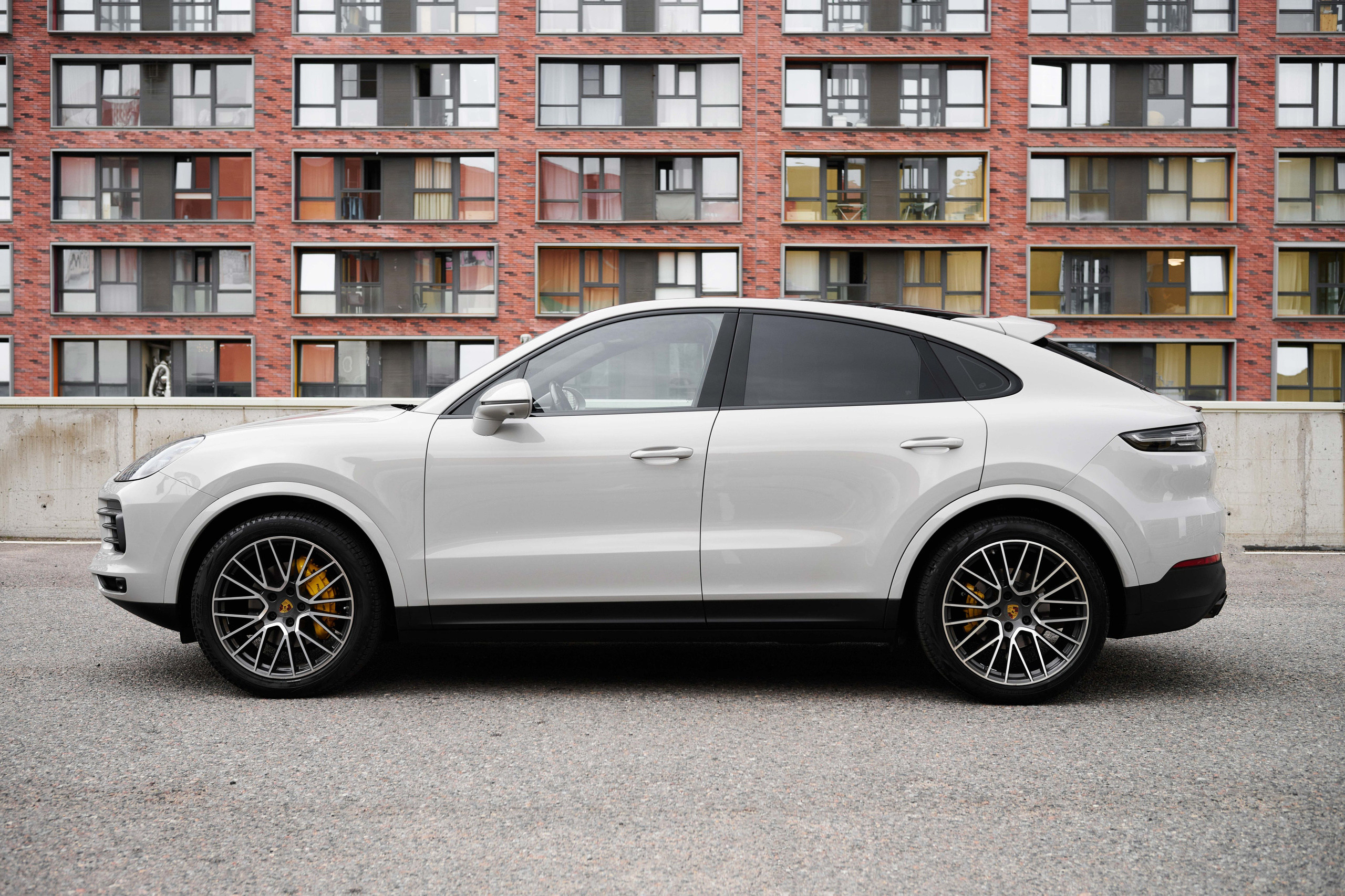 Porsche Cayenne. Автомобильный и интерьерный фотограф в Минске Александр Тагаев