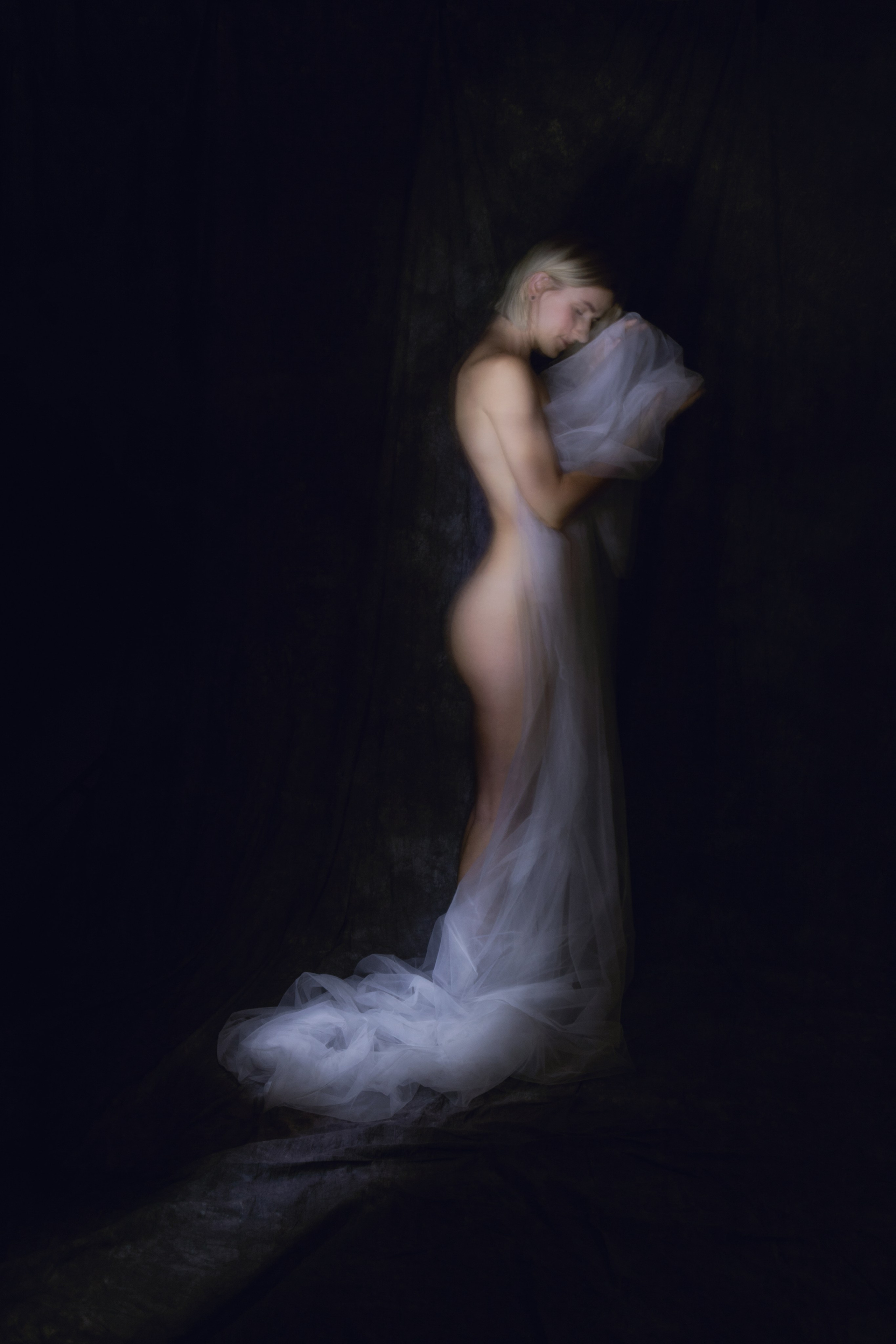 Женская фотосъёмка со сложным светом. Арт-фотограф. Фотосъемка, авторские принты для интерьера