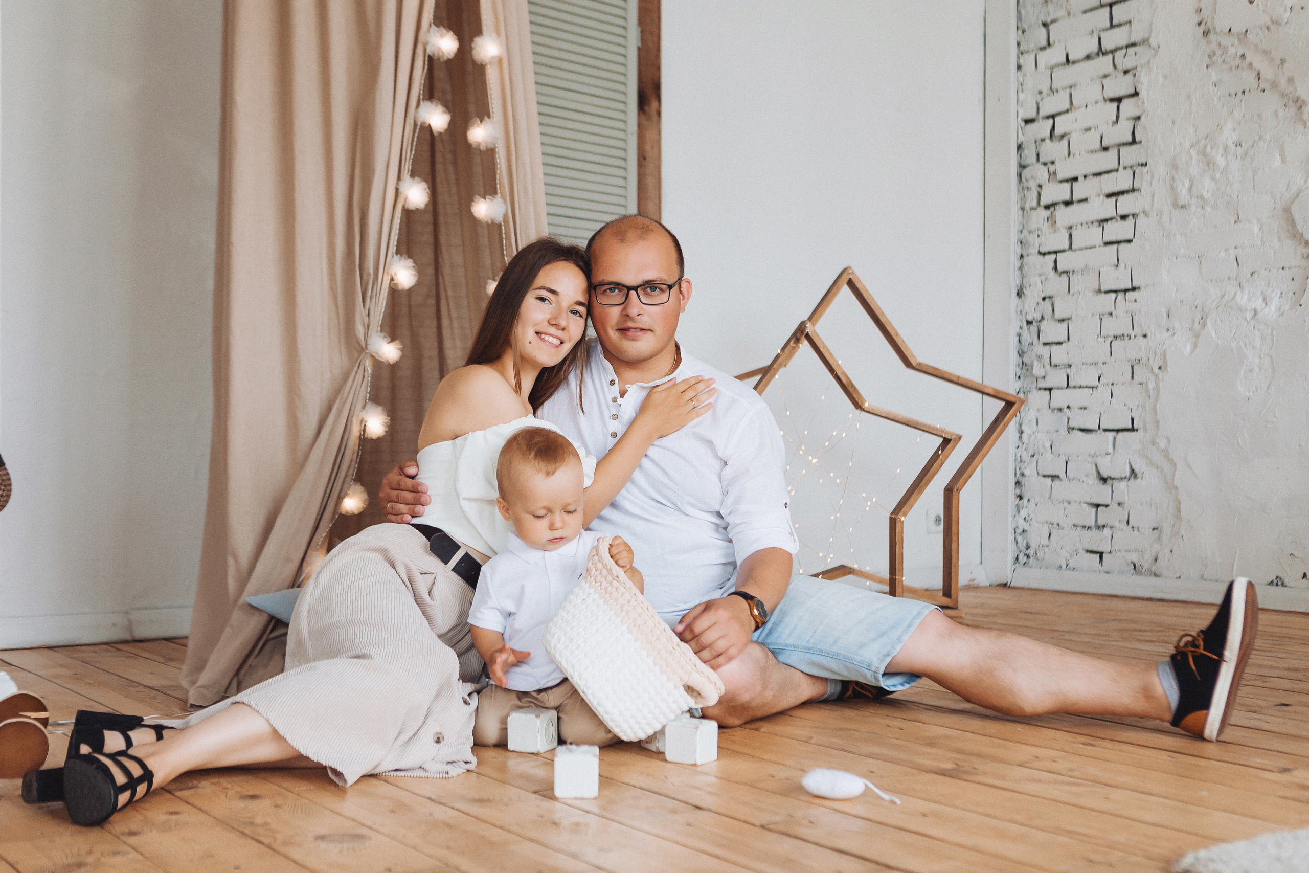 Короткая семейная фотосессия в екатеринбурге. Фотограф Виктория Темирова Екатеринбург