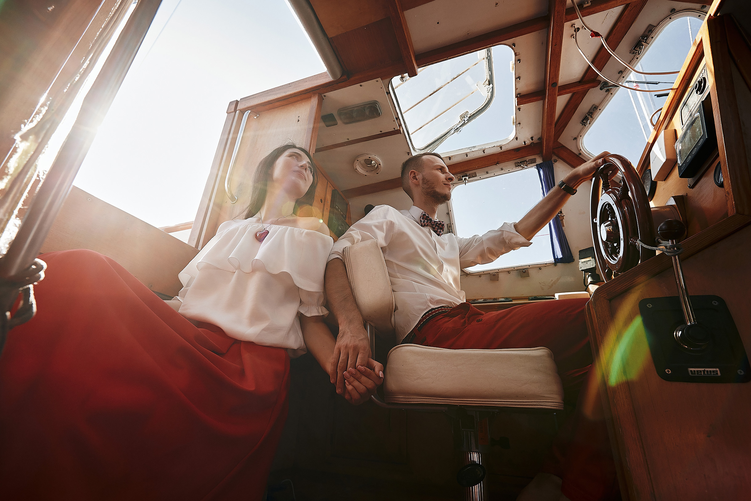 Предсвадебная прогулка на яхте. Свадебный и семейный фотограф Владимир Карамышев