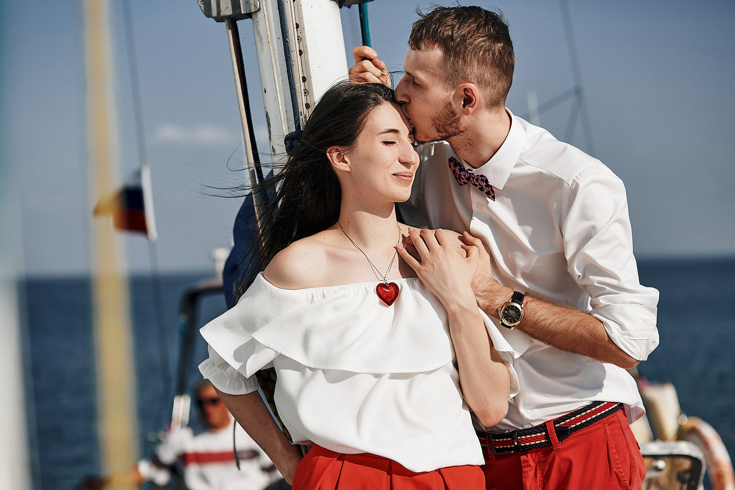 Предсвадебная прогулка на яхте. Свадебный и семейный фотограф Владимир Карамышев