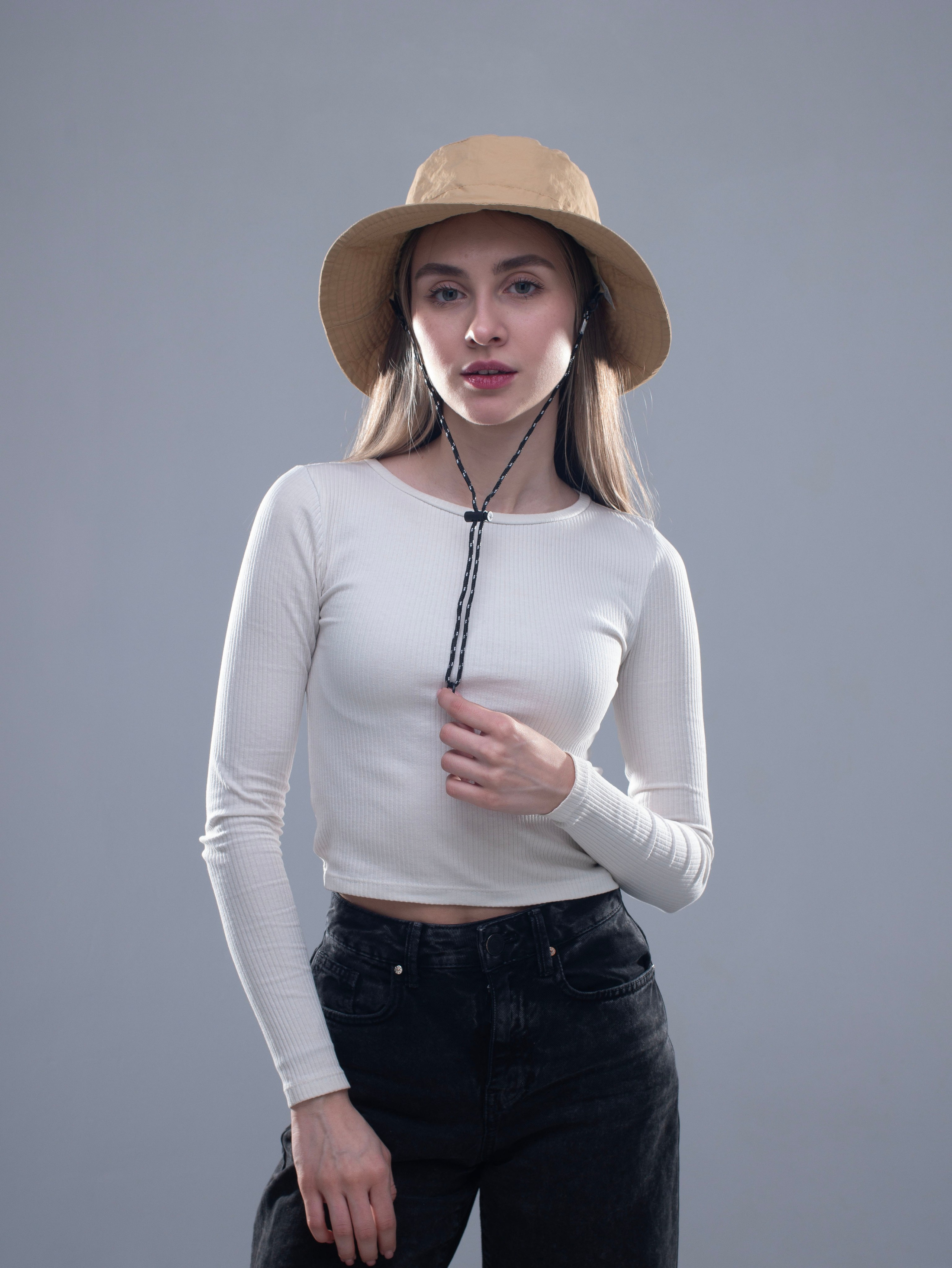 С моделью. Предметный фотограф в Санкт-Петербурге Аннет Глушак