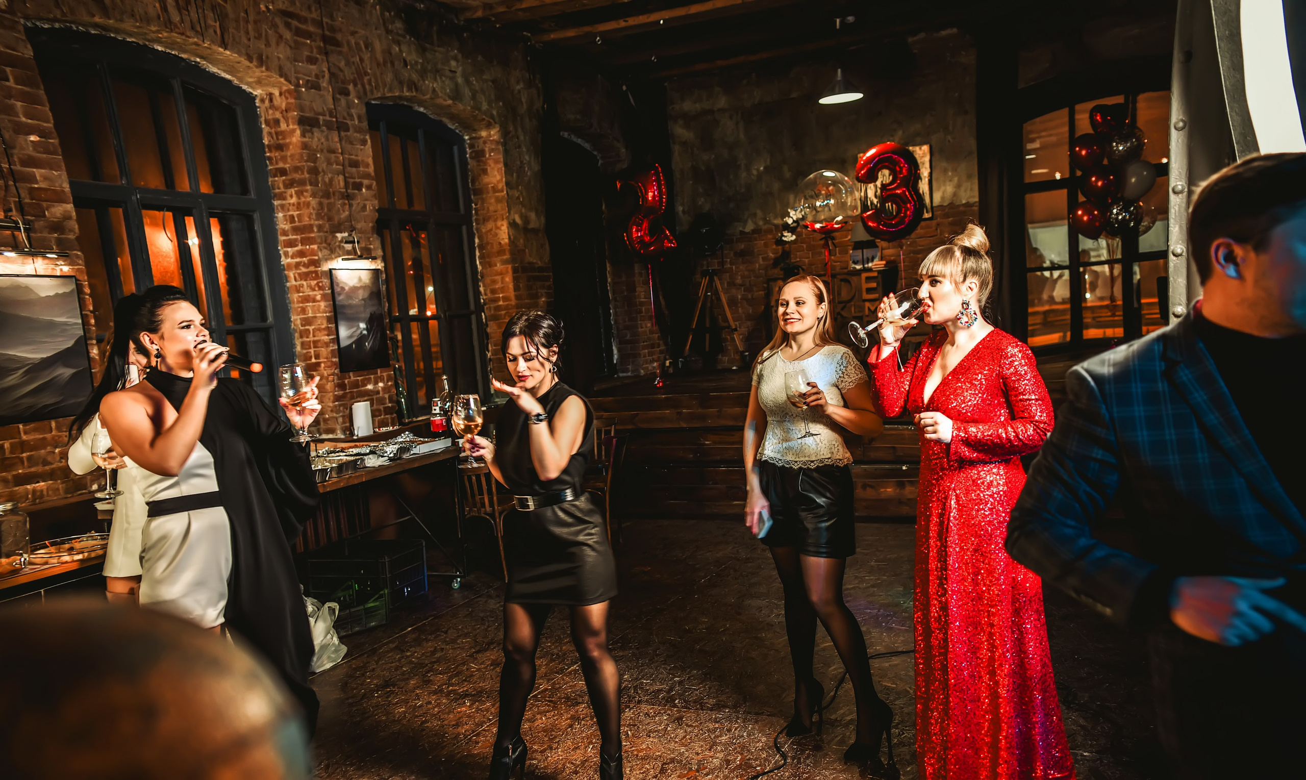 Тематическая вечеринка на юбилей 35 лет. Свадебный, семейный, детский, контент фотограф в Омске Максим Ильин