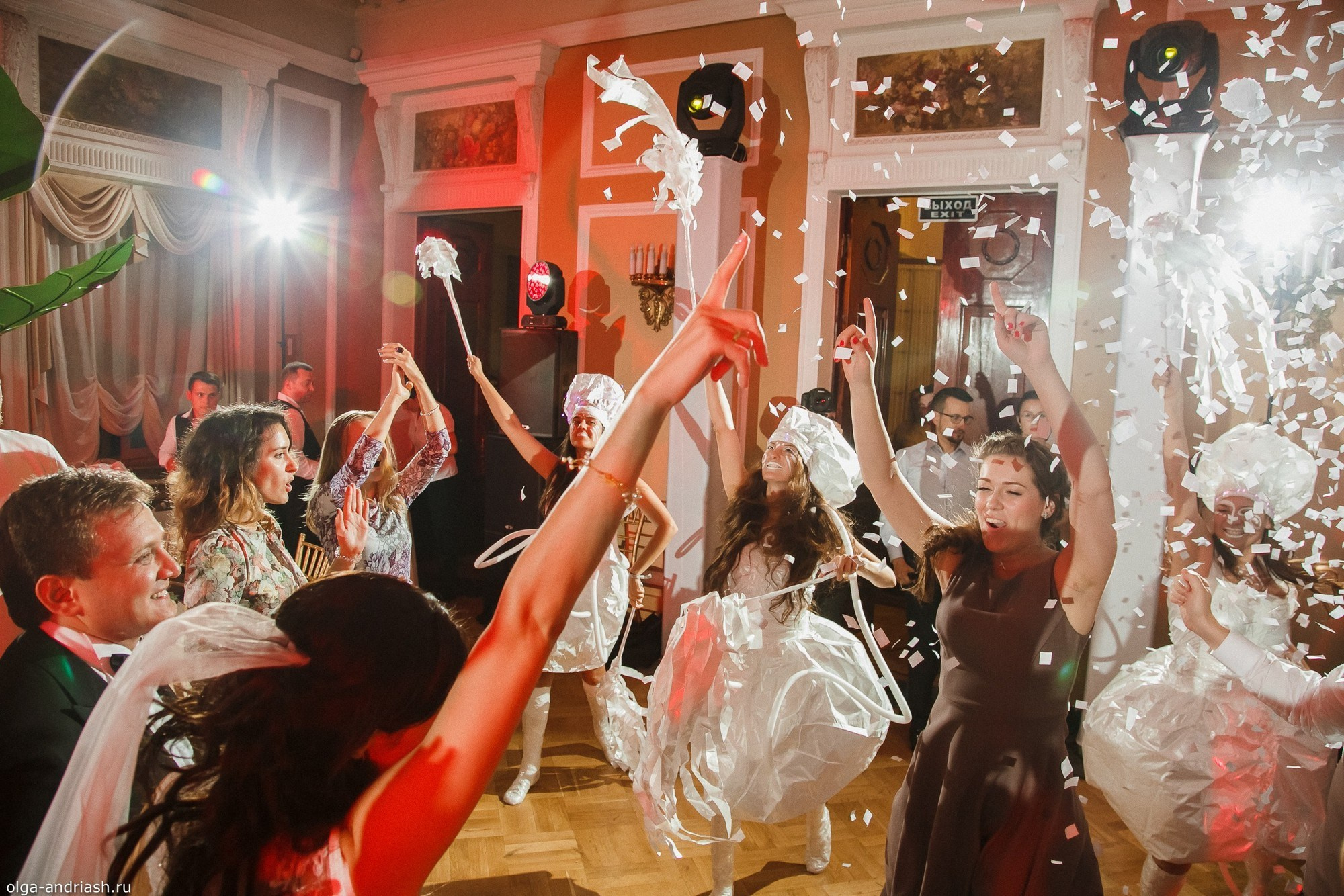 Вечерняя выездная регистрация. Семейный, портретный и свадебный фотограф в Санкт-Петербурге и Москве