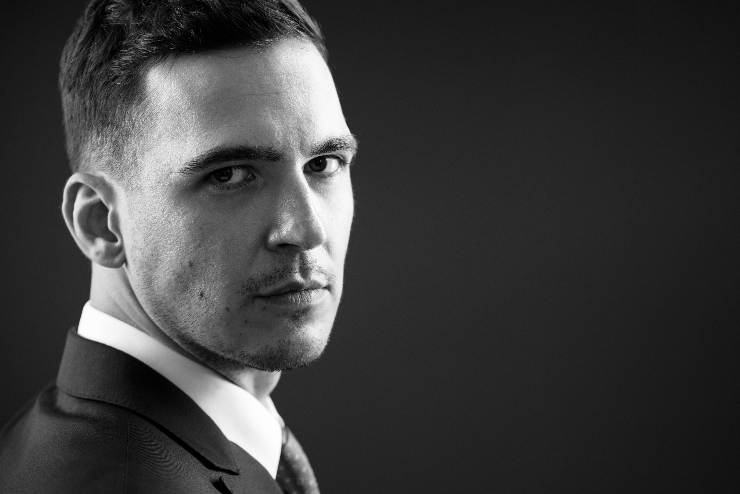 Headshot & portrait session for Arthur. Headshot & portrait photographer Alexei Shendrick