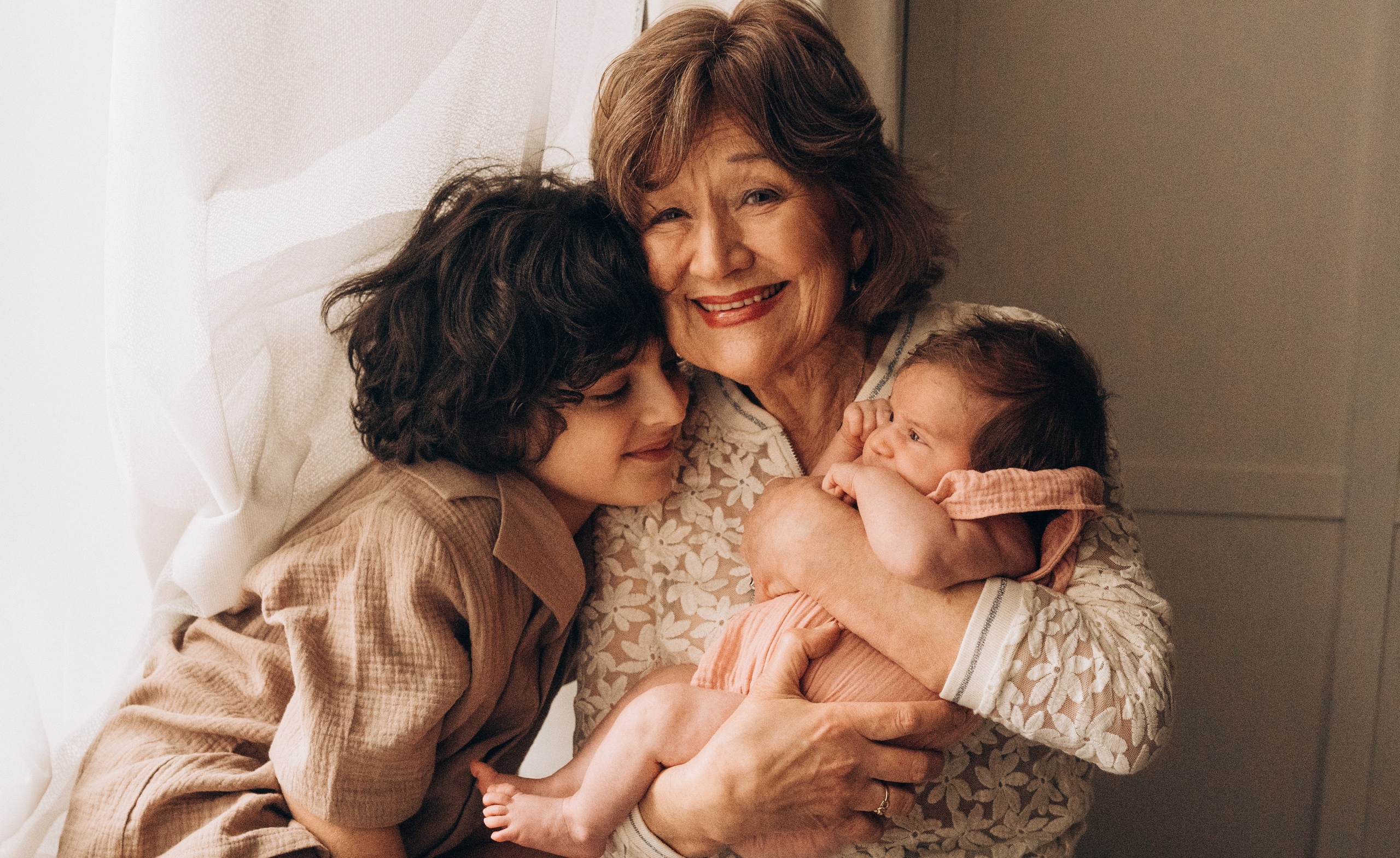 Многодетная мама. Семейный, ньюборн фотограф, фотограф на роды в Москве, Виктория Тюльдюкова