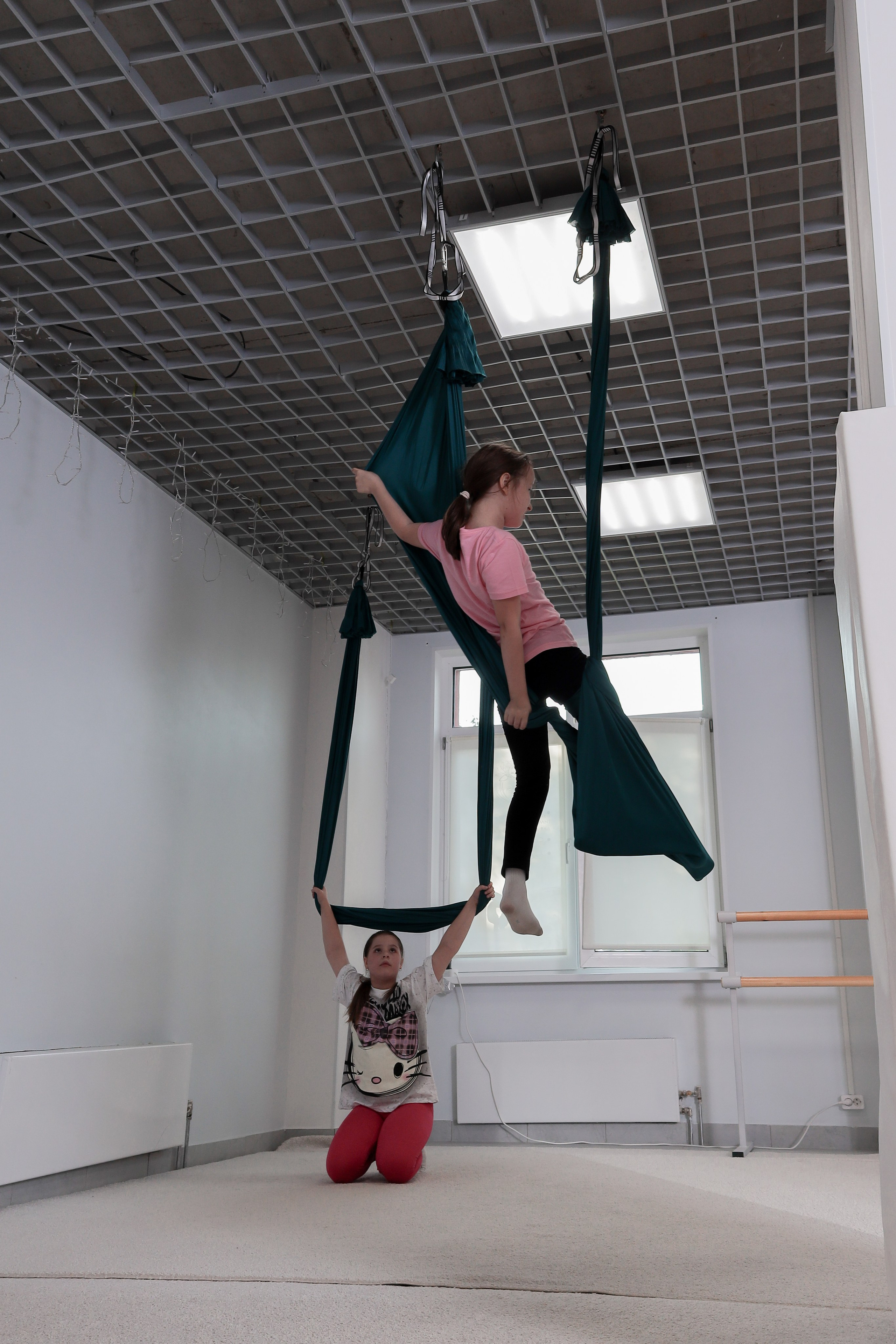 Детская аэройога. Фотограф Надршина Лилия