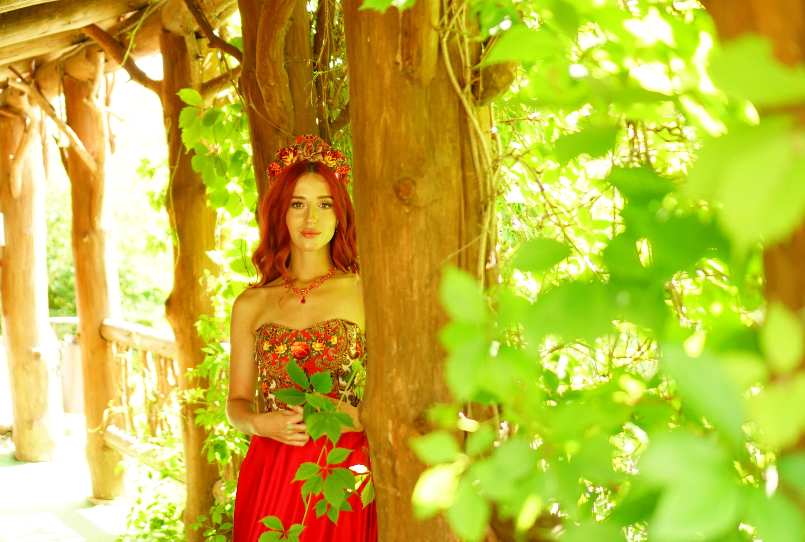 Царевна Татьяна в красном платье